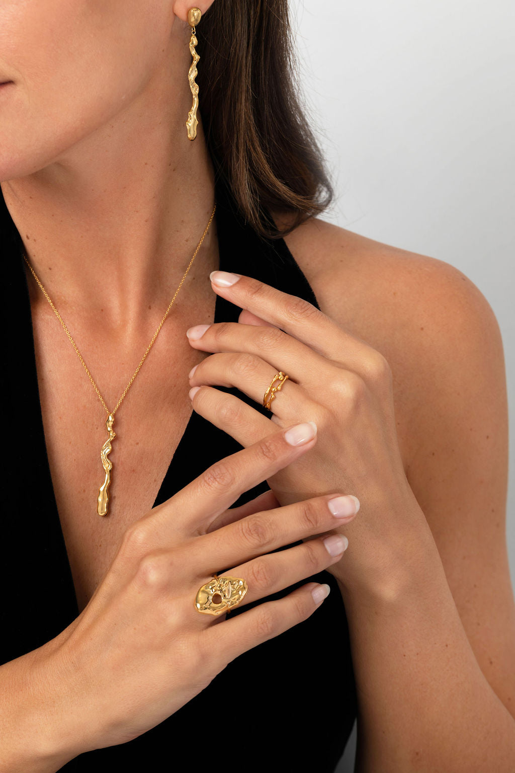 Liz-Crow-London-Resilience-Necklace-18CT-GOLD-Vermeil-Flow-Within-Ocean-Drop-Wiggle-Wave-Molten-Texture-Drop-Long-Statement-Pendant-Necklace