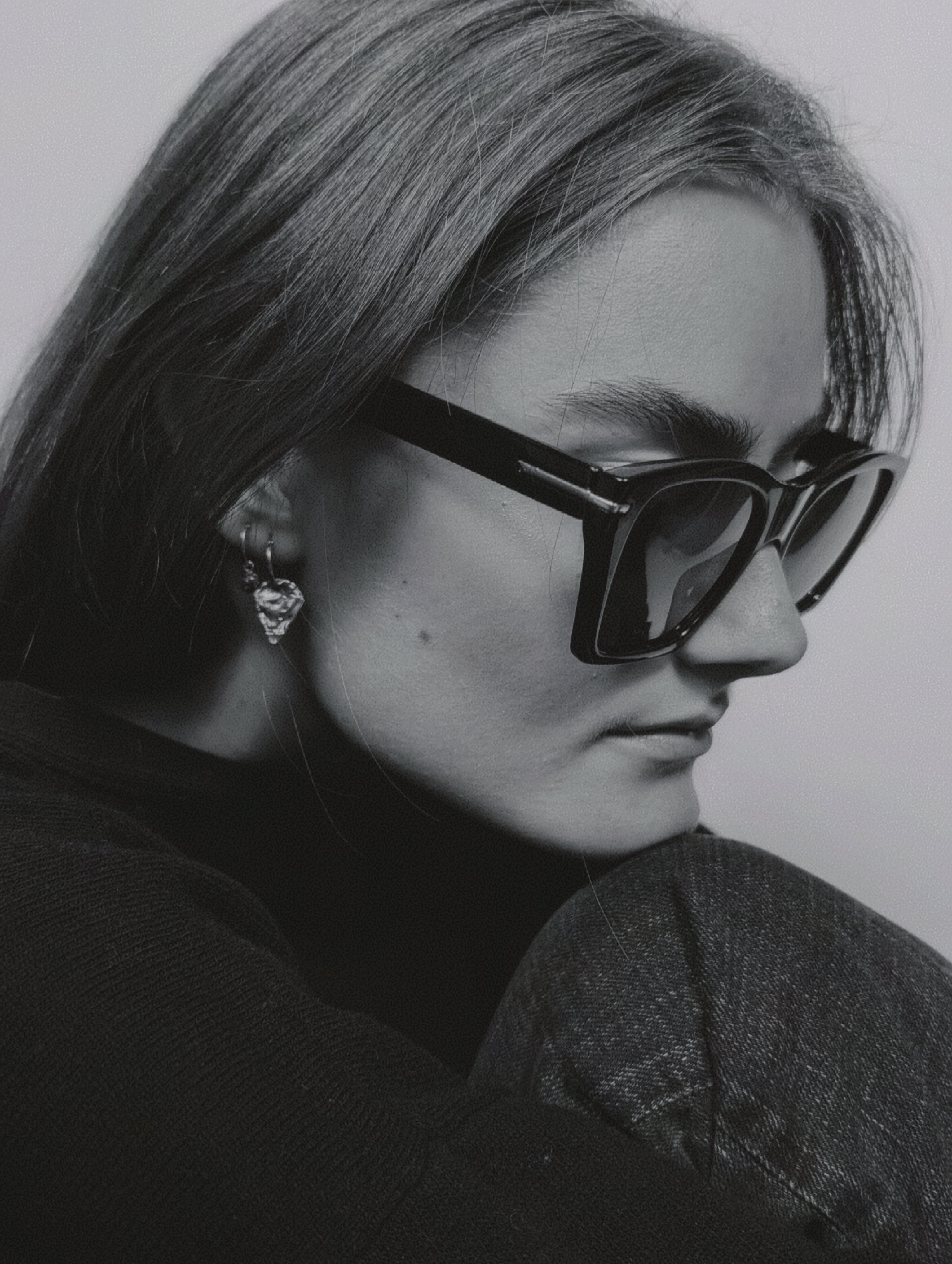 Milly-Maunder-Arma-Shield-Pendant-Drop-Huggies-Hoop-Earring-Textured-Pendant-Sterling-Silver-Silver-Stacking