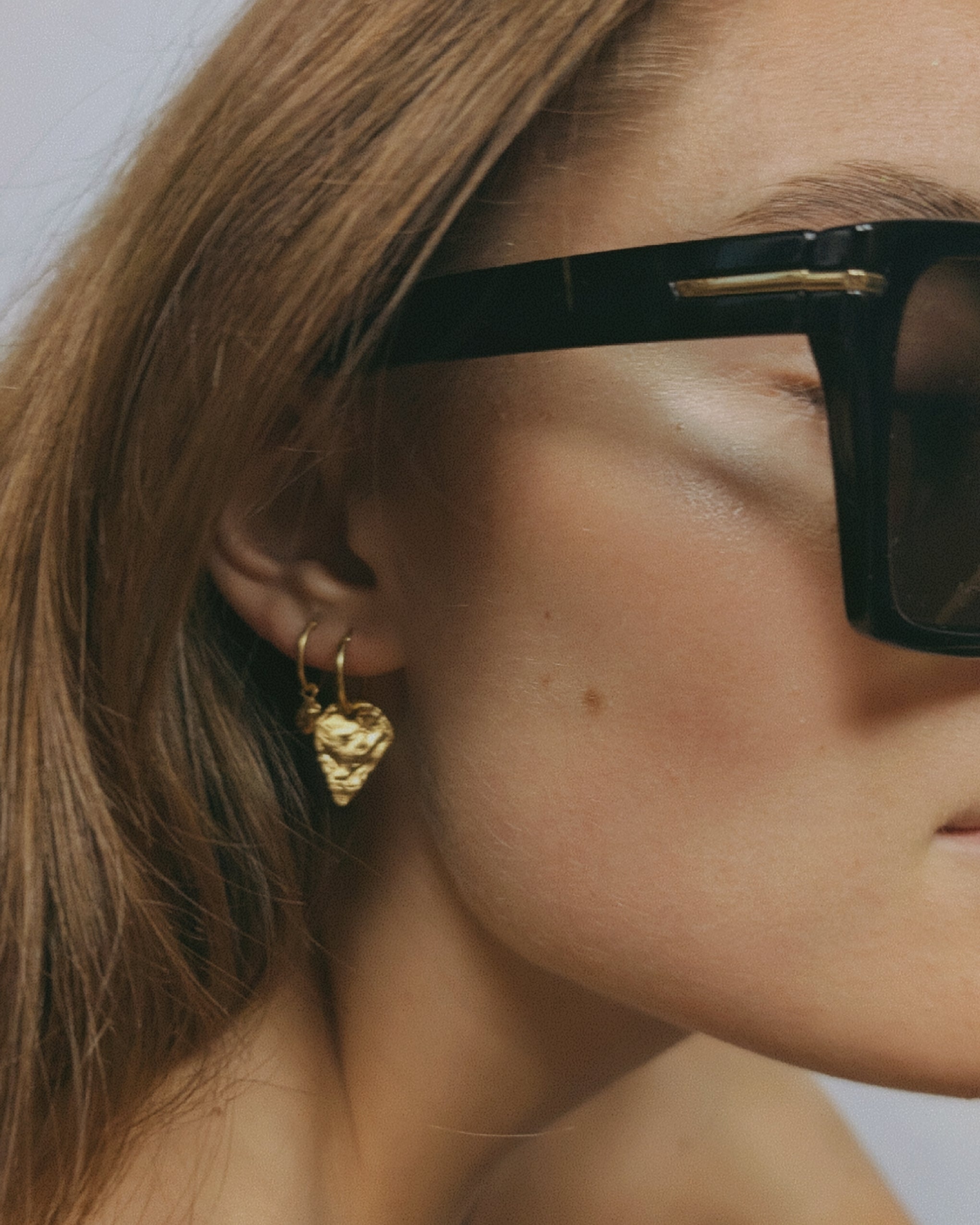 Milly-Maunder-Arma-Textured-Shield-Pendant-Huggies-Drop-Hoop-Earrings-Hoops-Gold-Plated-18ct-Stacking 