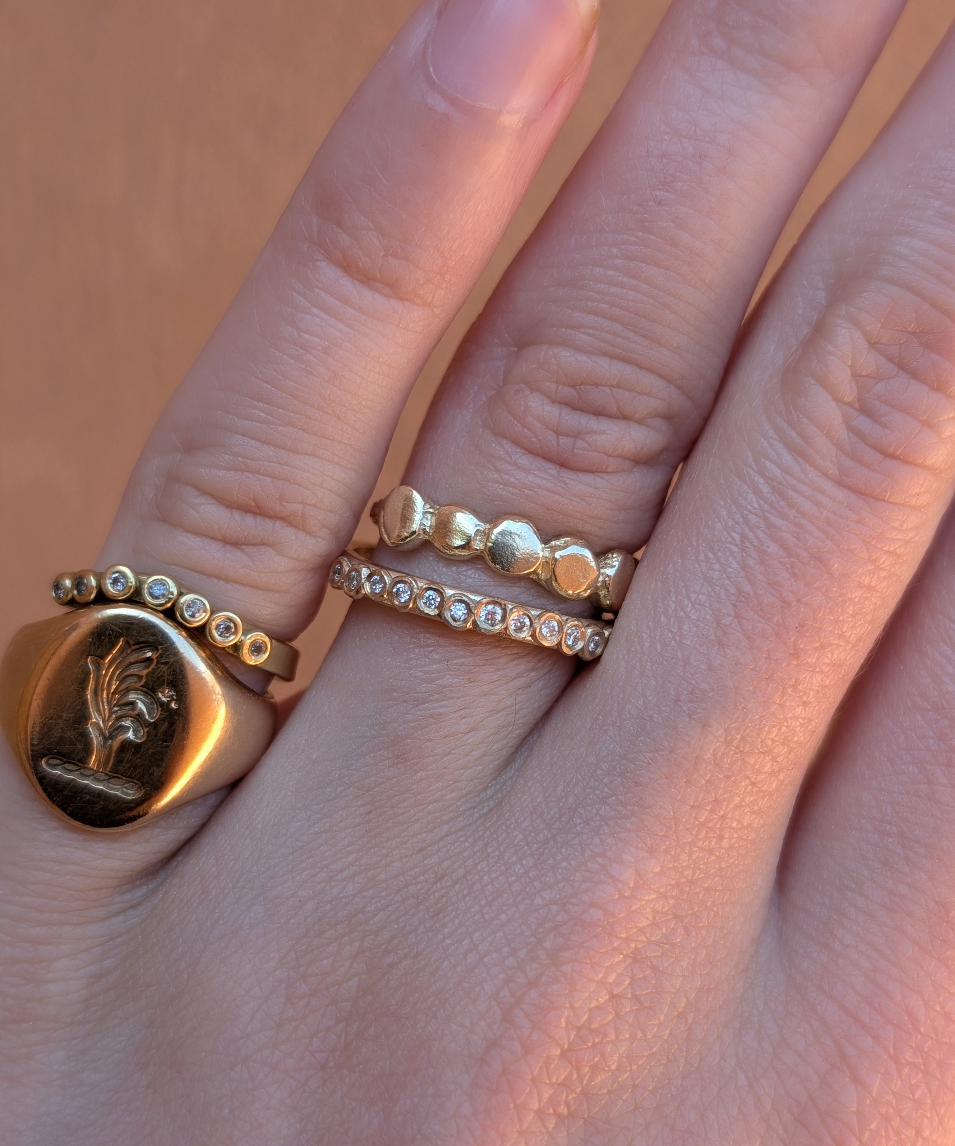 Milly-Maunder-Cova-Bubble-Disc-Pebble-Circle-Stacking-Ring-18ct-Gold-Plated-Minimal