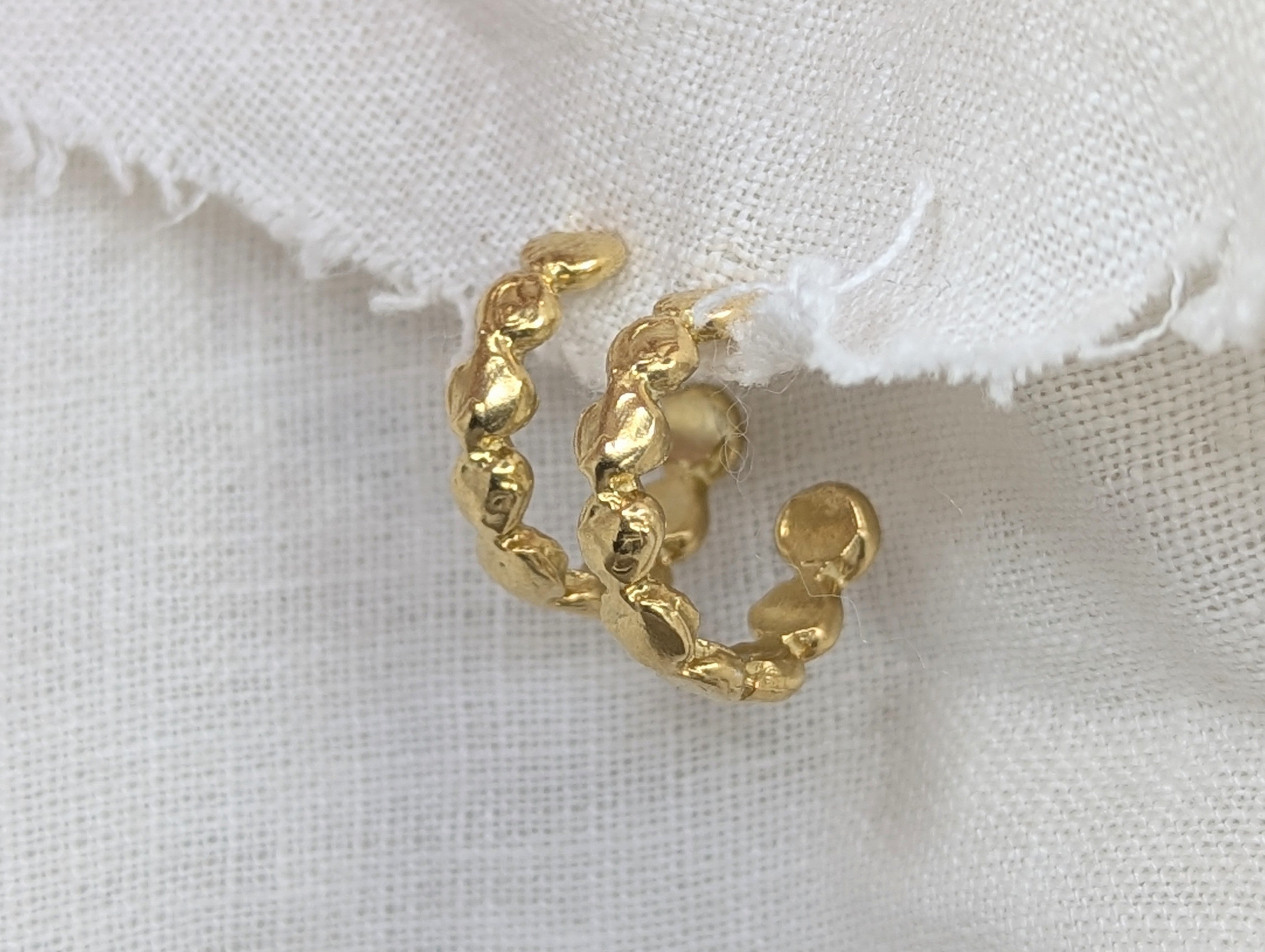 Milly-Maunder-Cova-mini-Pebble-Circle-Medium-Hoops-Wavey-wavy-Irregular-Rustic-18ct-Gold-Plated-Earrings-Hoop