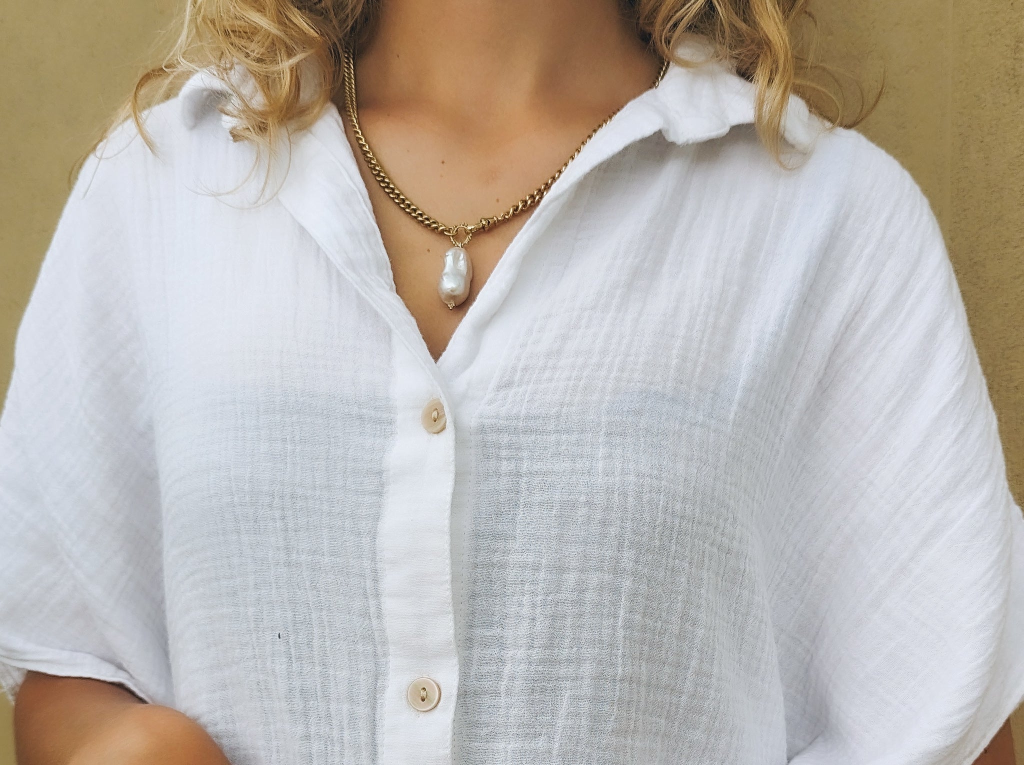 Milly-Maunder-Fireball-Baroque-Freshwater-Pearl-Pendant-Necklace-Chunky-Rustic-Statement-Chain-Gold-Plated-18ct