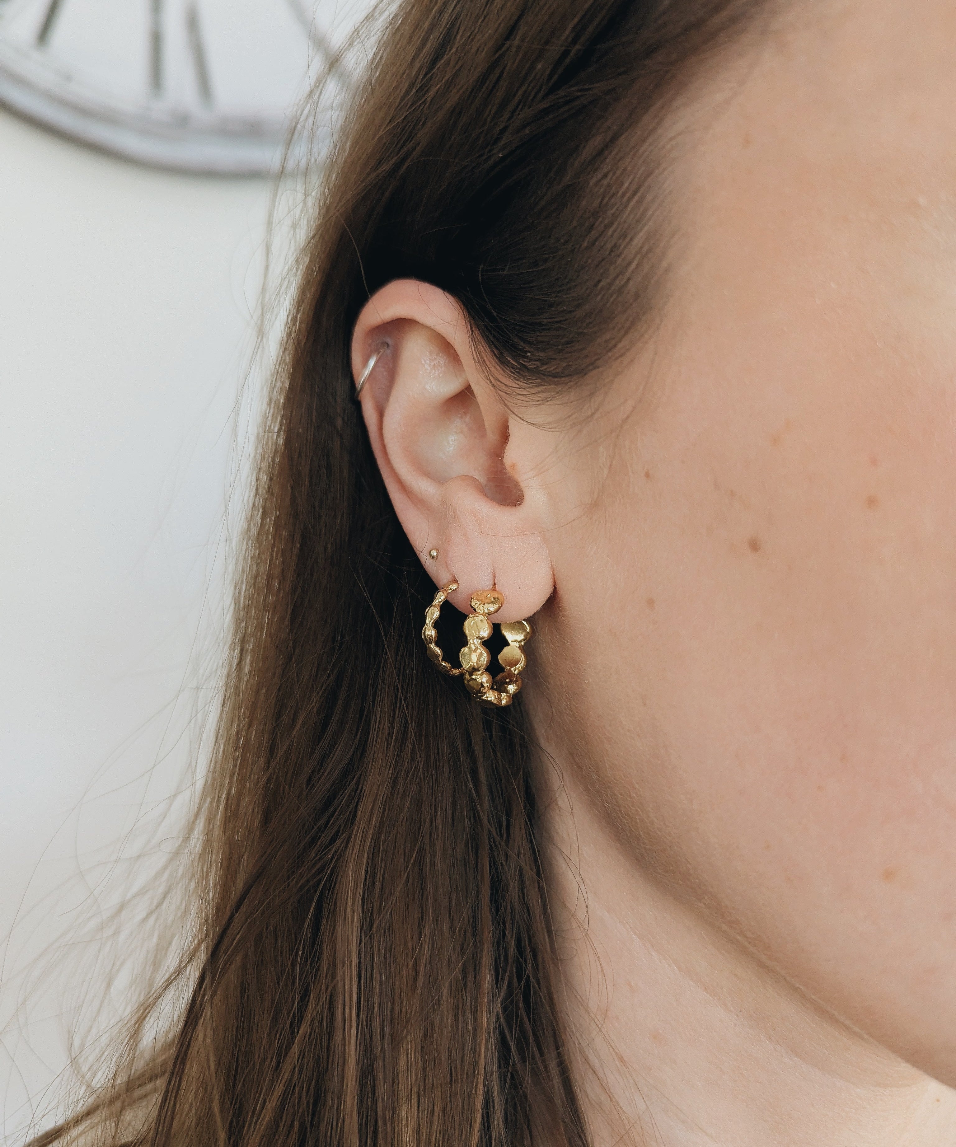 Milly-Maunder-Mini-Cova-Pebble-Beaded-Bubble-Design-Small-Huggie-Hoops-Hoop-Earrings-Gold-Plated-18ct-Stacking-Ear-Stack-Minimal-Rustic
