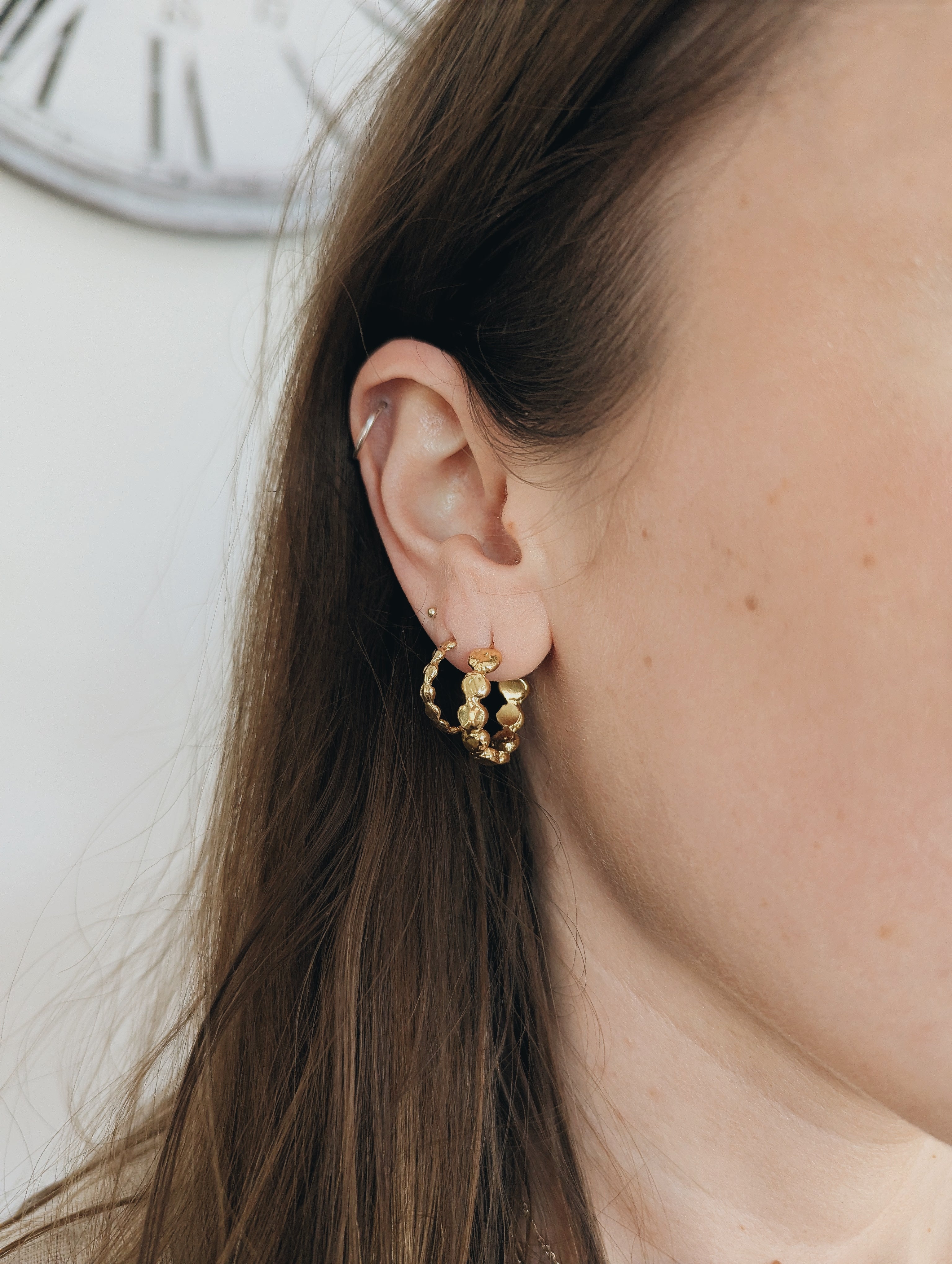 Milly-Maunder-Mini-Cova-Pebble-Beaded-Bubble-Design-Small-Huggie-Hoops-Hoop-Earrings-Gold-Plated-18ct-Stacking-Ear-Stack-Minimal-Rustic