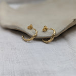 Milly-Maunder-Mini-Cova-Pebble-Beaded-Bubble-Design-Small-Huggie-Hoops-Hoop-Earrings-Gold-Plated-18ct-Stacking-Ear-Stack-Minimal-Rustic