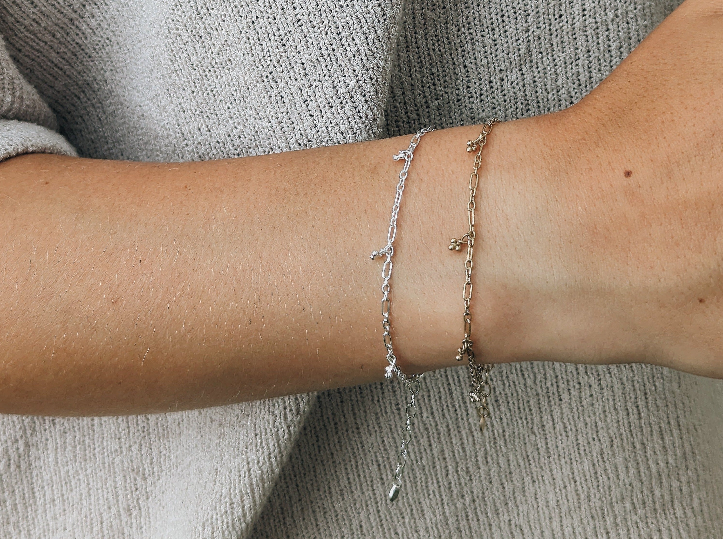 Milly-Maunder-Mini-Trio-Bubble-Clover-Charm-Bracelet-Gold-Plated-Chain-