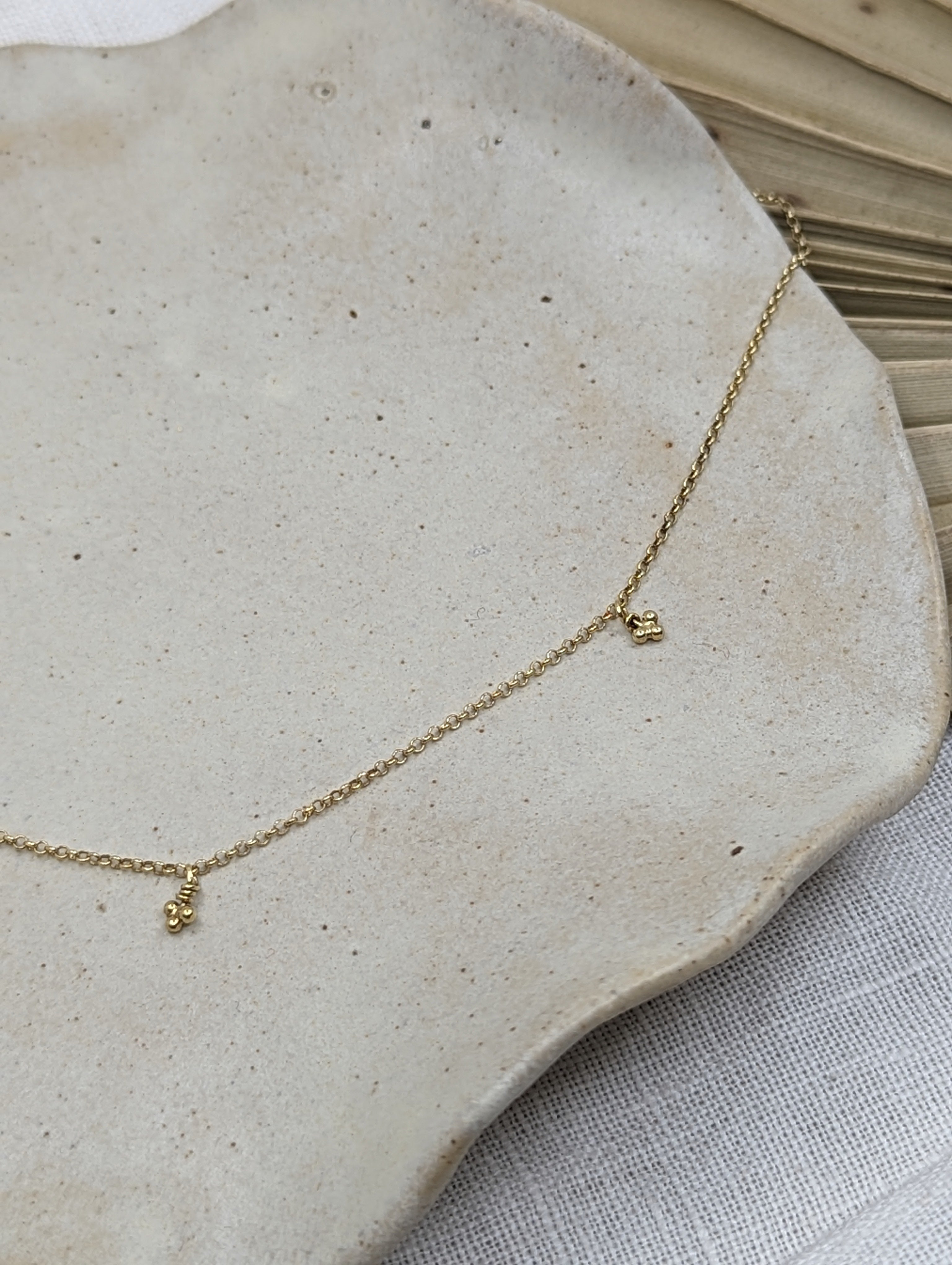 Milly-Maunder-Mini-Trio-Bubble-Pendant-Granules-Clover-Pebble-Charm-Chain-Necklace-Gold-Plated-18ct-Layering