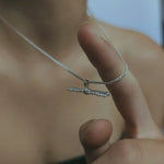 Milly-Maunder-Rustic-Textured-T-bar-Pendant-Necklace-18ct-Gold-Plated-Diamond-Cut-Curb-Chain-Minimal