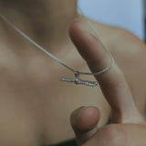 Milly-Maunder-Rustic-Textured-T-bar-Pendant-Necklace-18ct-Gold-Plated-Diamond-Cut-Curb-Chain-Minimal