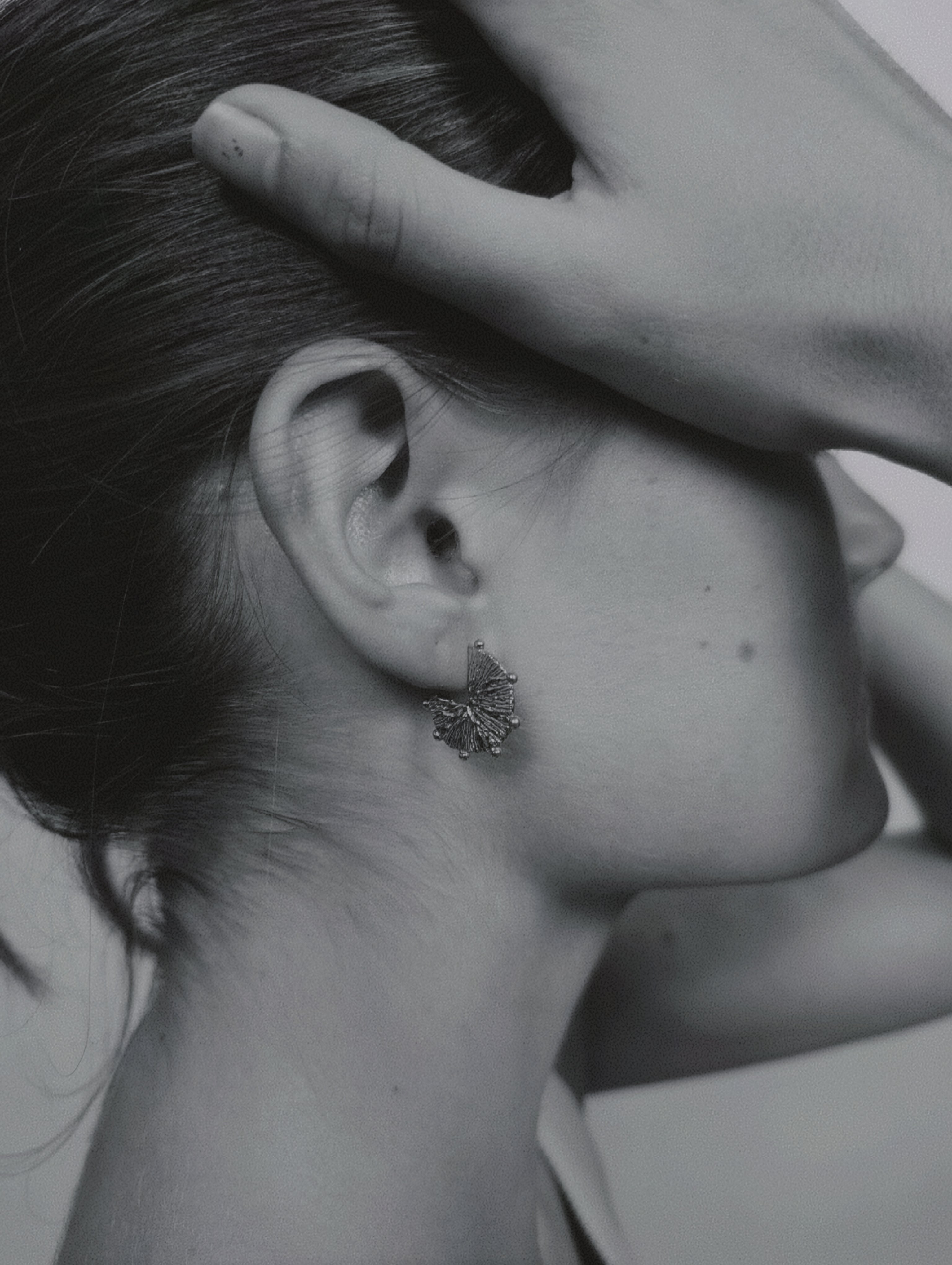 Milly-Maunder-Soleil-sun-disc-beaded edge-textured-circle-coin-hoops-hoop-earrings-rustic-summer-Gold-plated-18ct-jewellery 