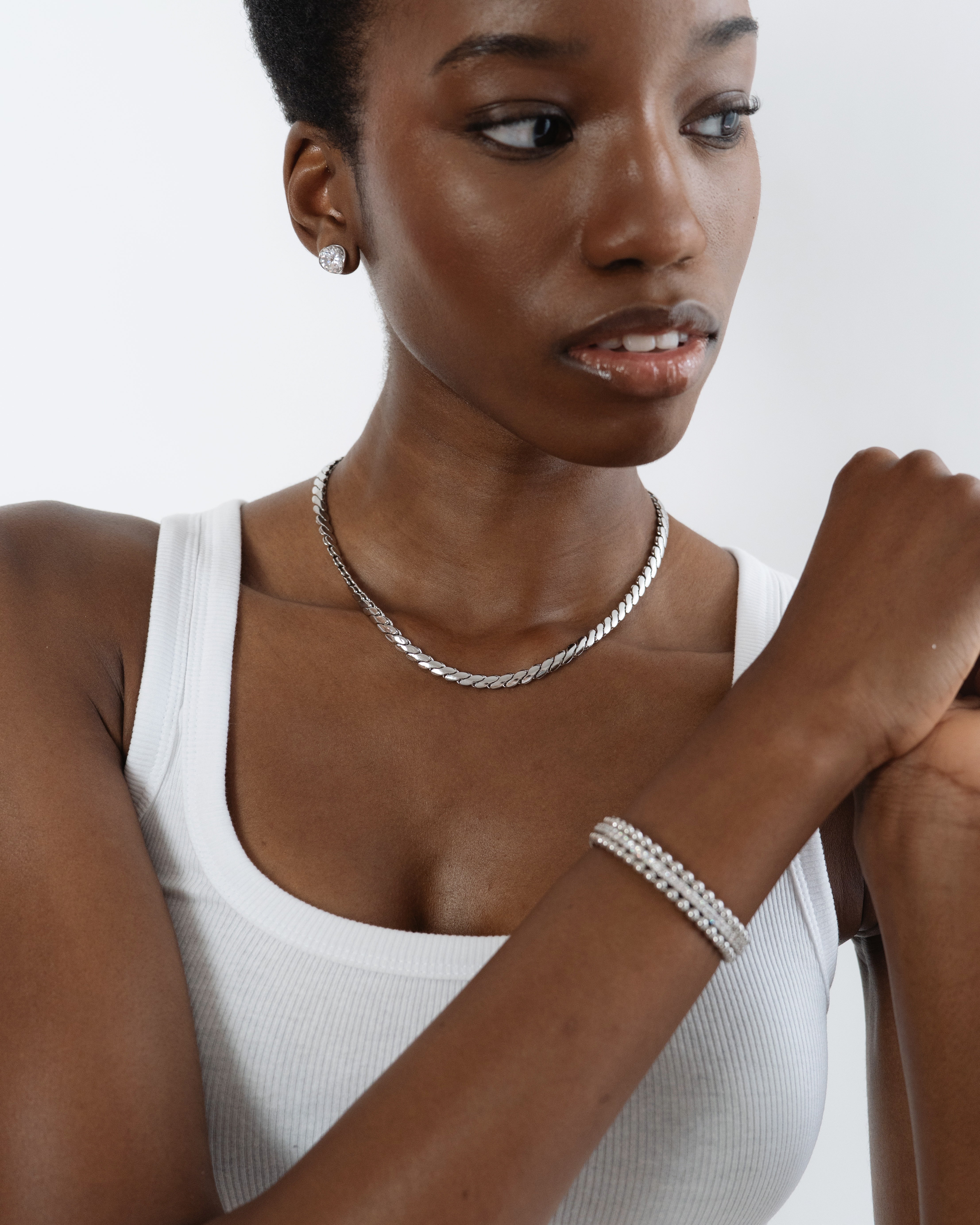 Miss-Cecilia-London-Soho-Necklace-Silver-Rhodium-Plated-Chunky-Twisted-Vintage-Inspired-Chain-Statement-Everyday-Jewellery-Demi-Fine-Cool-Contemporary-Timeless-Elegant