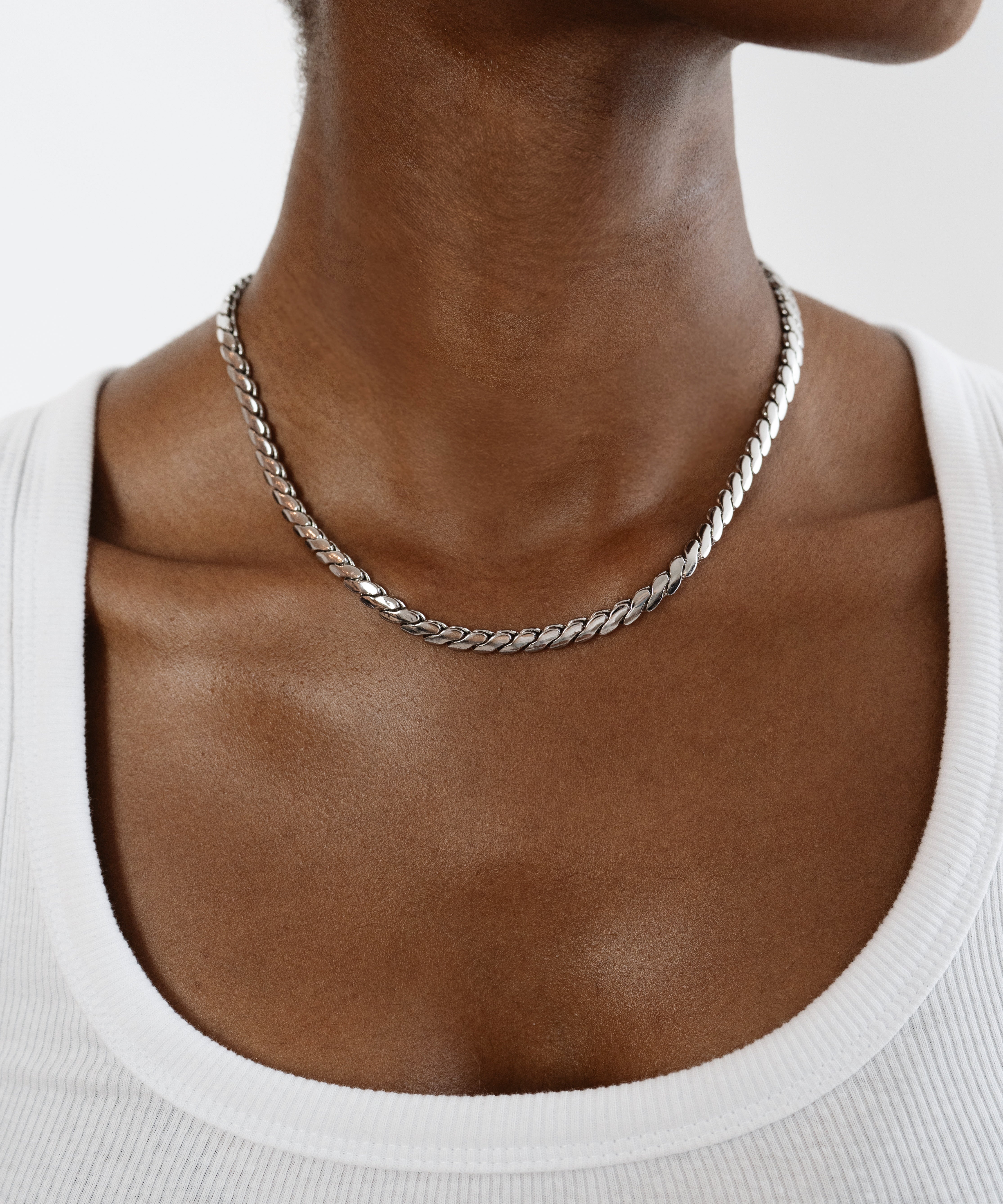 Miss-Cecilia-London-Soho-Necklace-Silver-Rhodium-Plated-Chunky-Twisted-Vintage-Inspired-Chain-Statement-Everyday-Jewellery-Demi-Fine-Cool-Contemporary-Timeless-Elegant