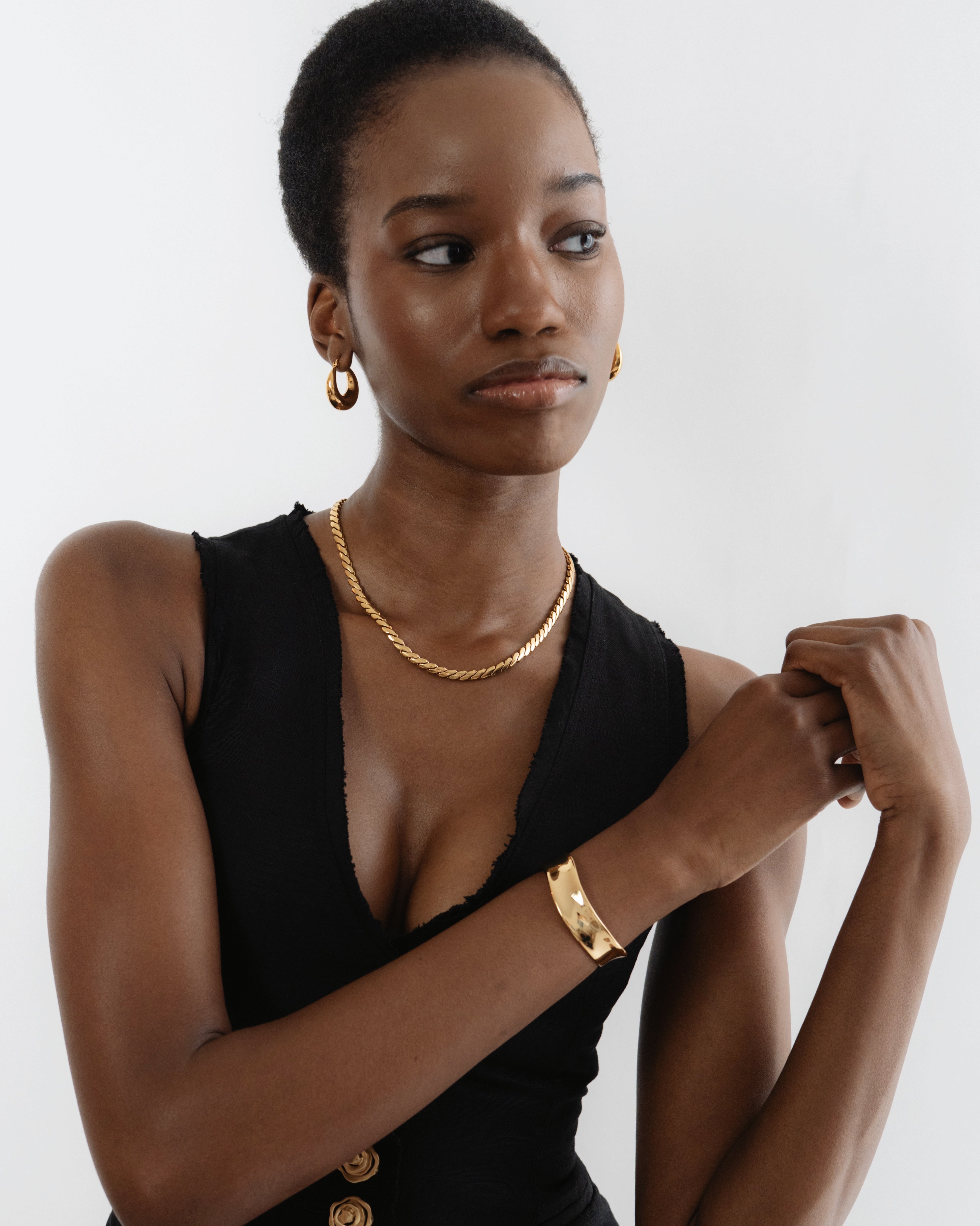 Miss-Cecilia-Vintage-Style-Chunky-Soho-Chain-Necklace-Gold-18ct-Plated-Cool-Effortless-Timeless-Everyday-Necklace-Contemporary-DemiFine