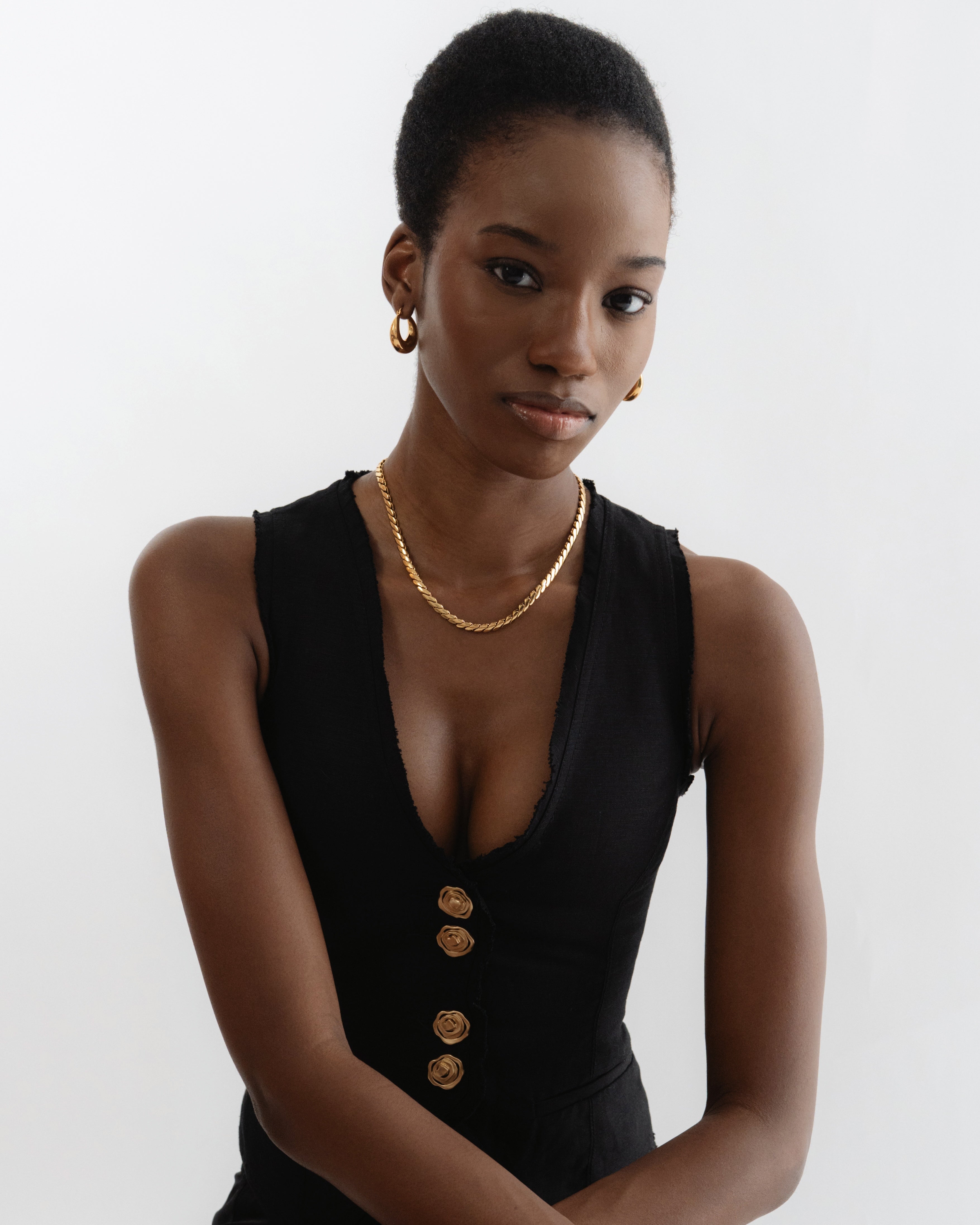 Miss-Cecilia-London-Vintage-Style-Chunky-Soho-Chain-Necklace-Gold-18ct-Plated-Cool-Effortless-Timeless-Everyday-Necklace-Contemporary-DemiFine2
