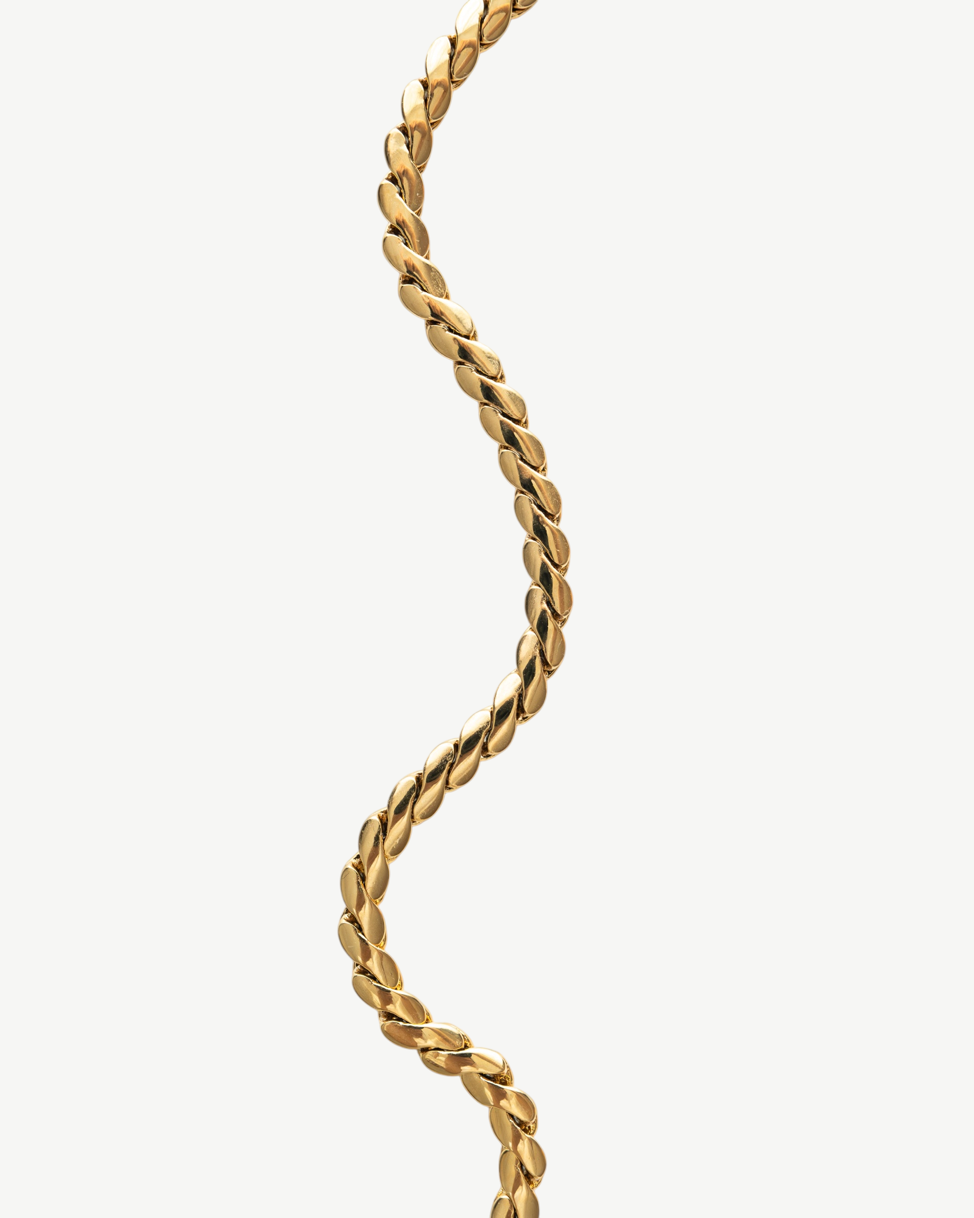 Miss-Cecilia-London-Vintage-Style-Chunky-Soho-Chain-Necklace-Gold-18ct-Plated-Cool-Effortless-Timeless-Everyday-Necklace-Contemporary-DemiFine2