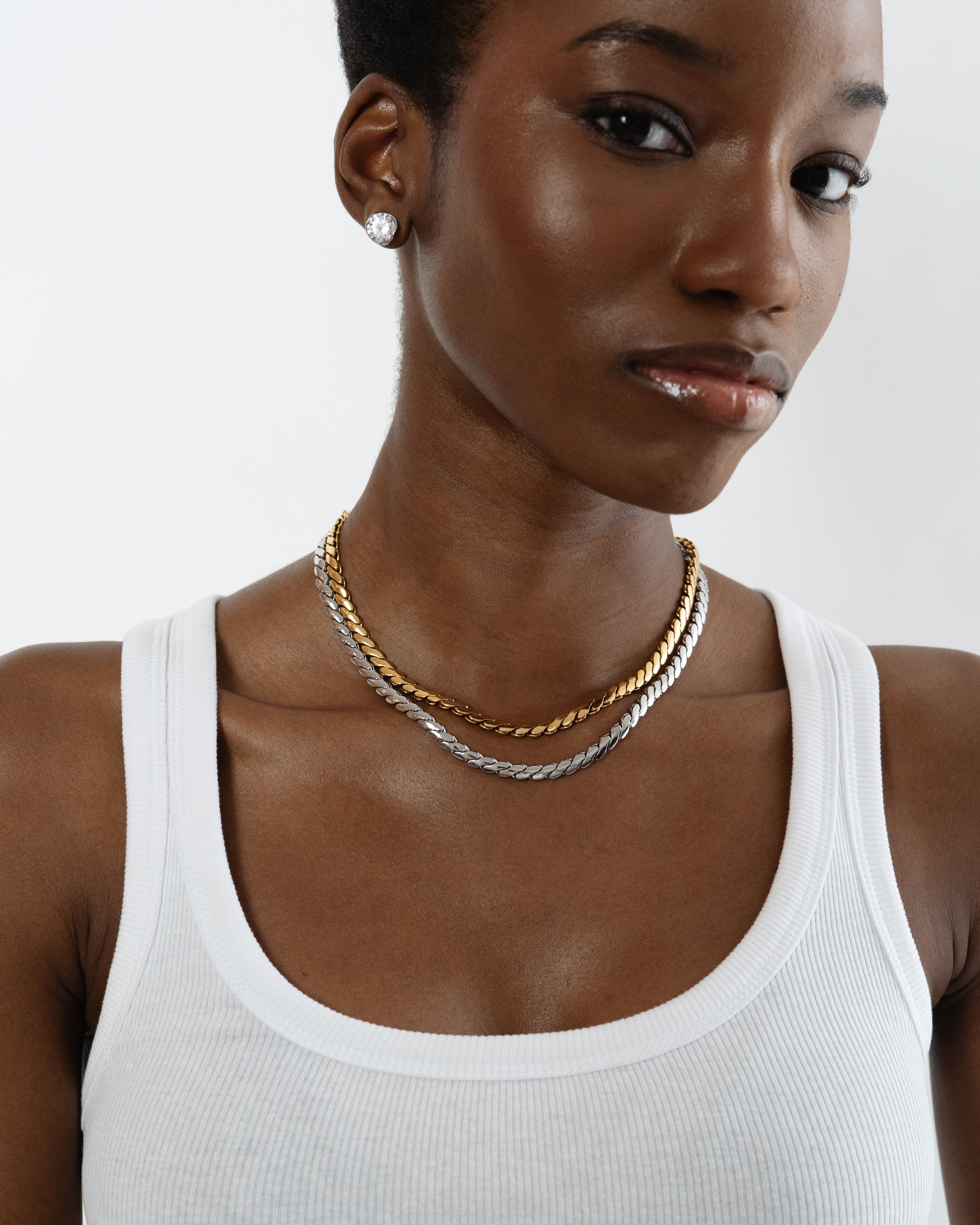 Miss-Cecilia-London-Vintage-Style-Chunky-Soho-Chain-Necklace-Gold-18ct-Plated-Cool-Effortless-Timeless-Everyday-Necklace-Contemporary-DemiFine2