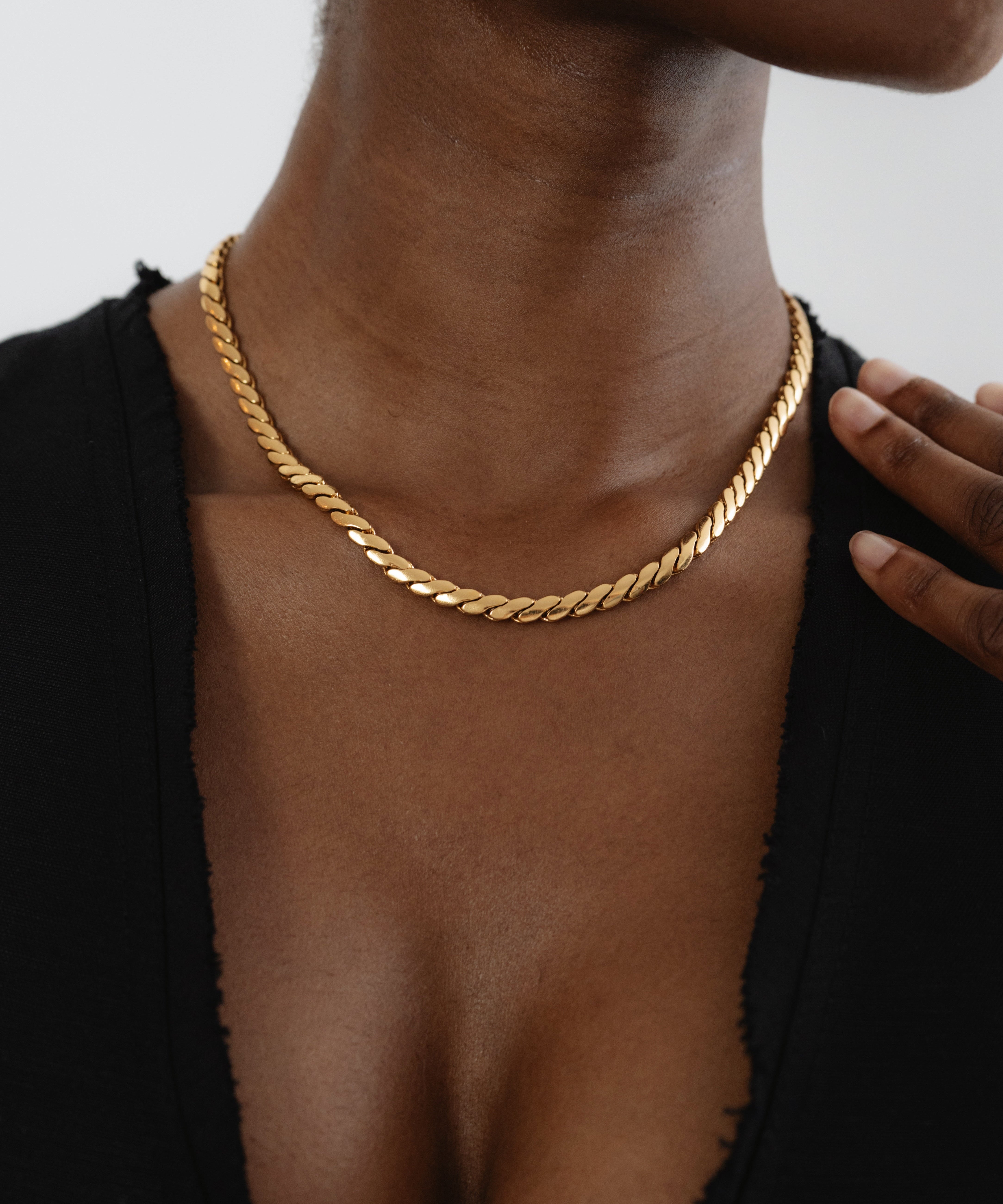 Miss-Cecilia-Vintage-Style-Chunky-Soho-Chain-Necklace-Gold-18ct-Plated-Cool-Effortless-Timeless-Everyday-Necklace-Contemporary-DemiFine
