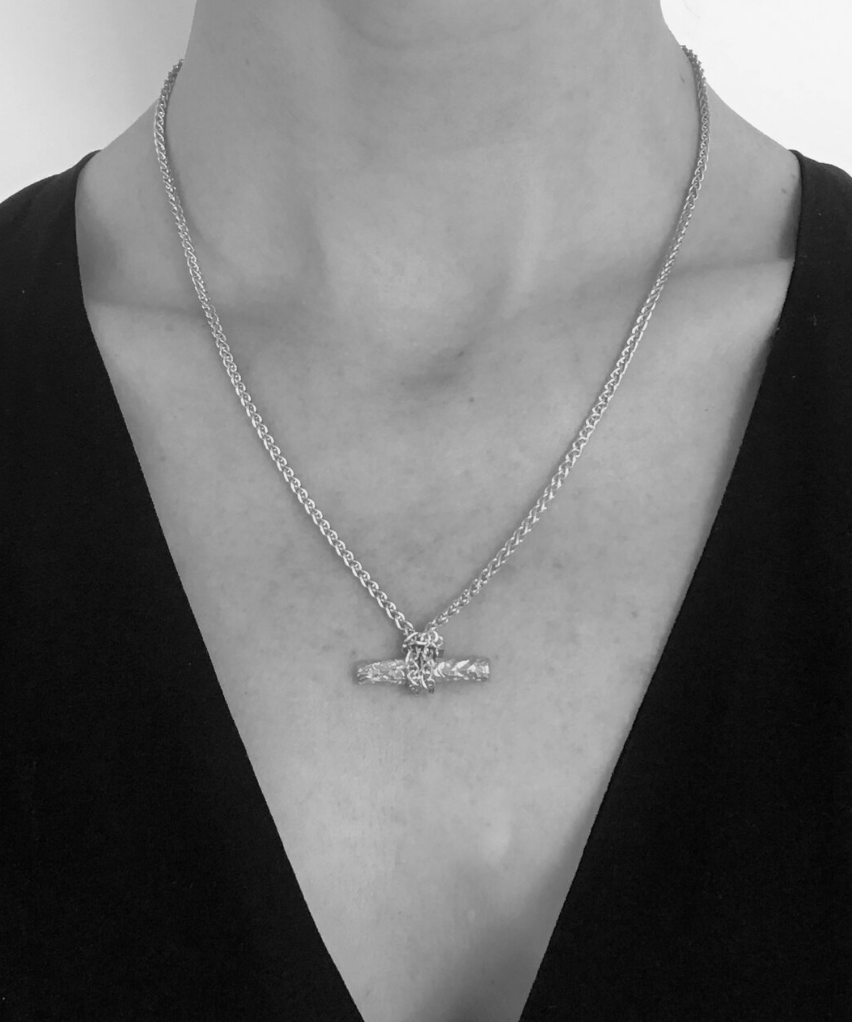 Ruddock-Chunky-T-Bar-Knotted-Textured-Pendant-Chain-Necklace-18ct-Gold-Plated