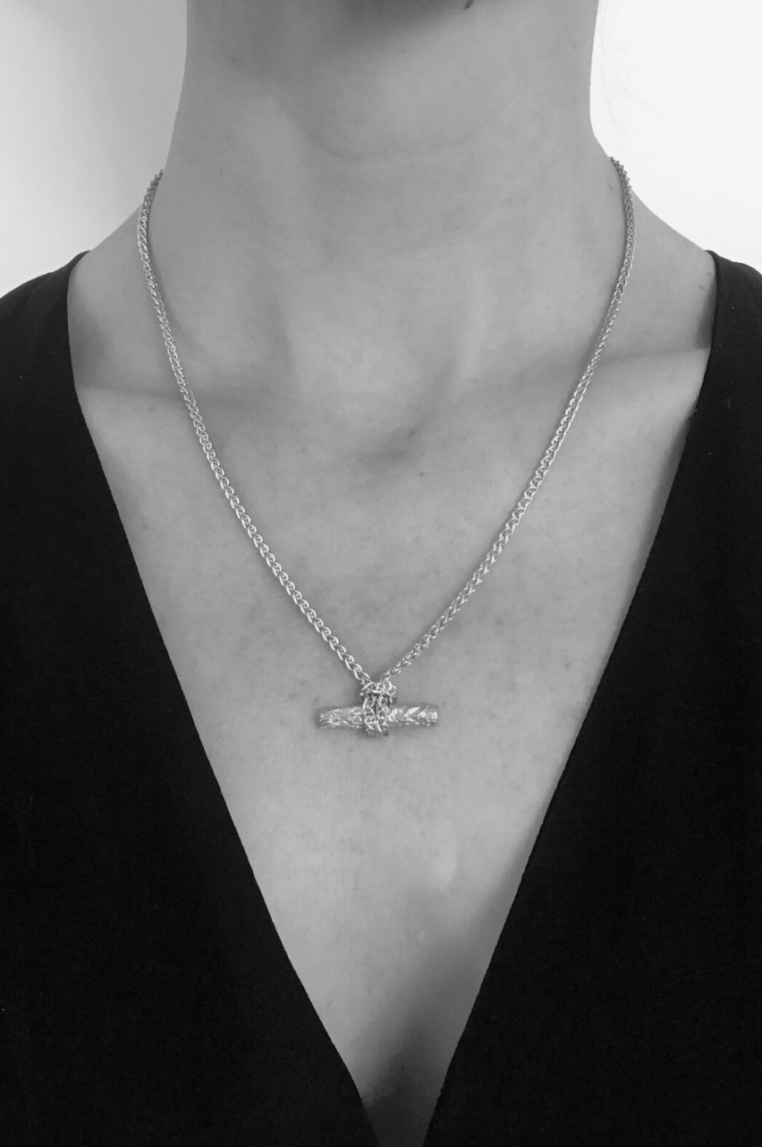 Ruddock-Chunky-T-Bar-Knotted-Textured-Pendant-Chain-Necklace-18ct-Gold-Plated