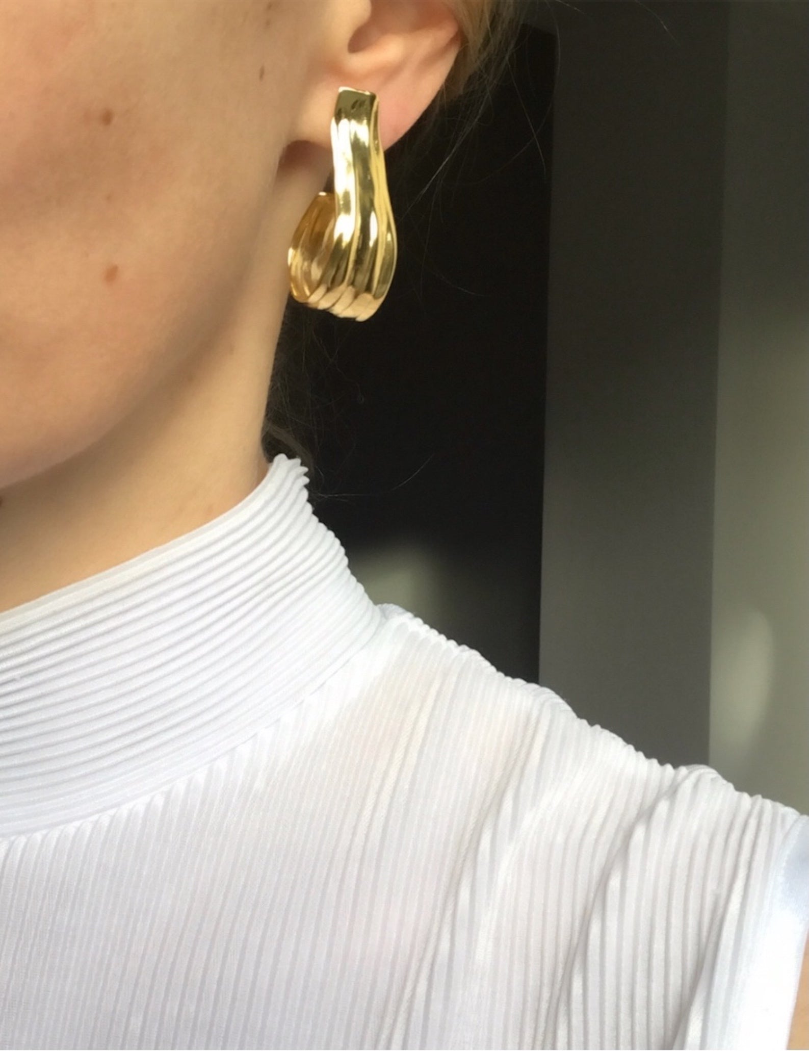 Ruddock-Freya-Earrings-Statement-Curved-Stud-Minimal-Contemporary-Jewellery-Gold