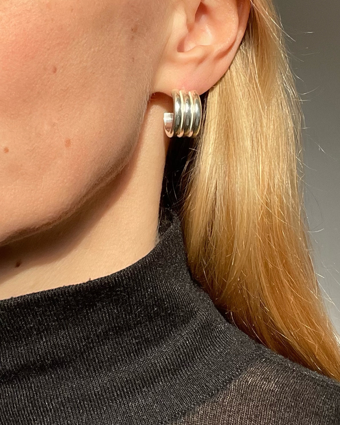 Ruddock-Rizzo-Hoop-Earrings-Three-Layer-Sculptural-Ribbed-Hoops-Butter-Curl-Sterling-Silver-18ct-Gold-Plated-Chunky-Bold-Jewellery