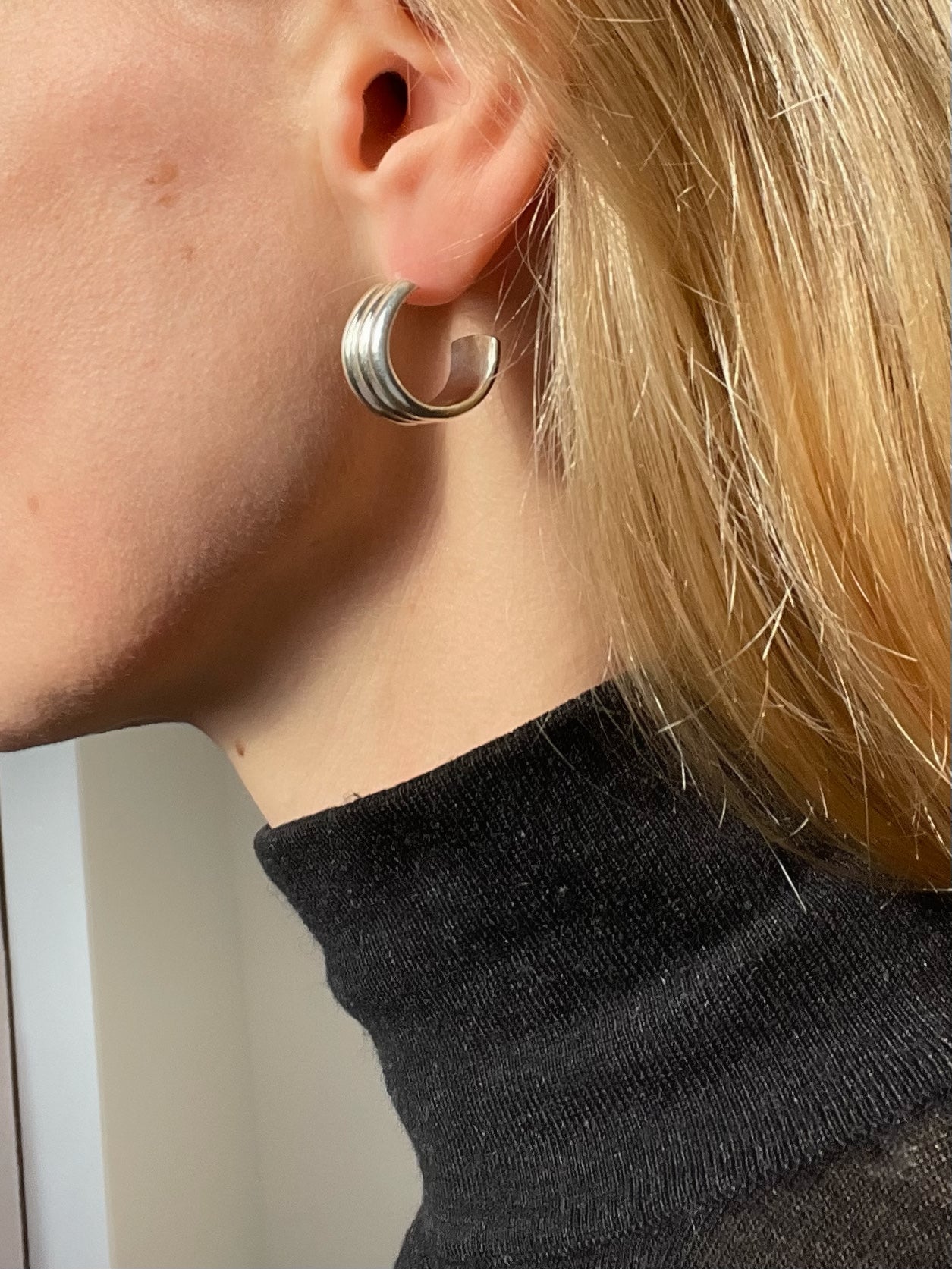 Ruddock-Rizzo-Hoop-Earrings-Three-Layer-Sculptural-Ribbed-Hoops-Butter-Curl-Sterling-Silver-18ct-Gold-Plated-Chunky-Bold-Jewellery