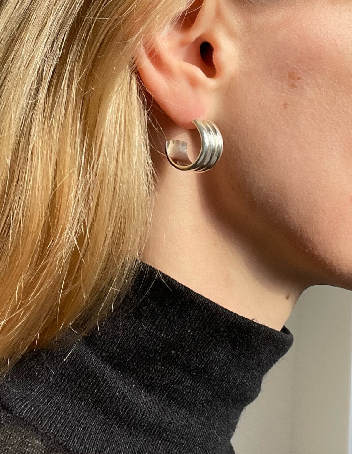 Ruddock-Rizzo-Hoop-Earrings-Three-Layer-Sculptural-Ribbed-Hoops-Butter-Curl-Sterling-Silver-18ct-Gold-Plated-Chunky-Bold-Jewellery