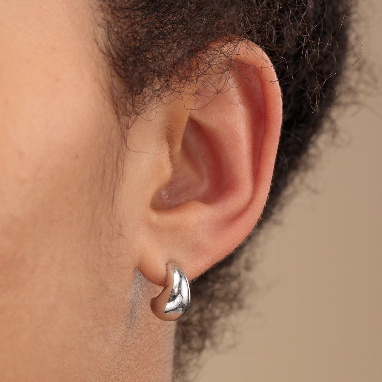 Scream-Pretty-chunky-teardrop-stud-earrings-in-silver-statement-studs-bubble-balenciaga-cool-minimal-contemporary-oversized-demifine-demi-fine-jewellery-ear-stack-essential-stacking