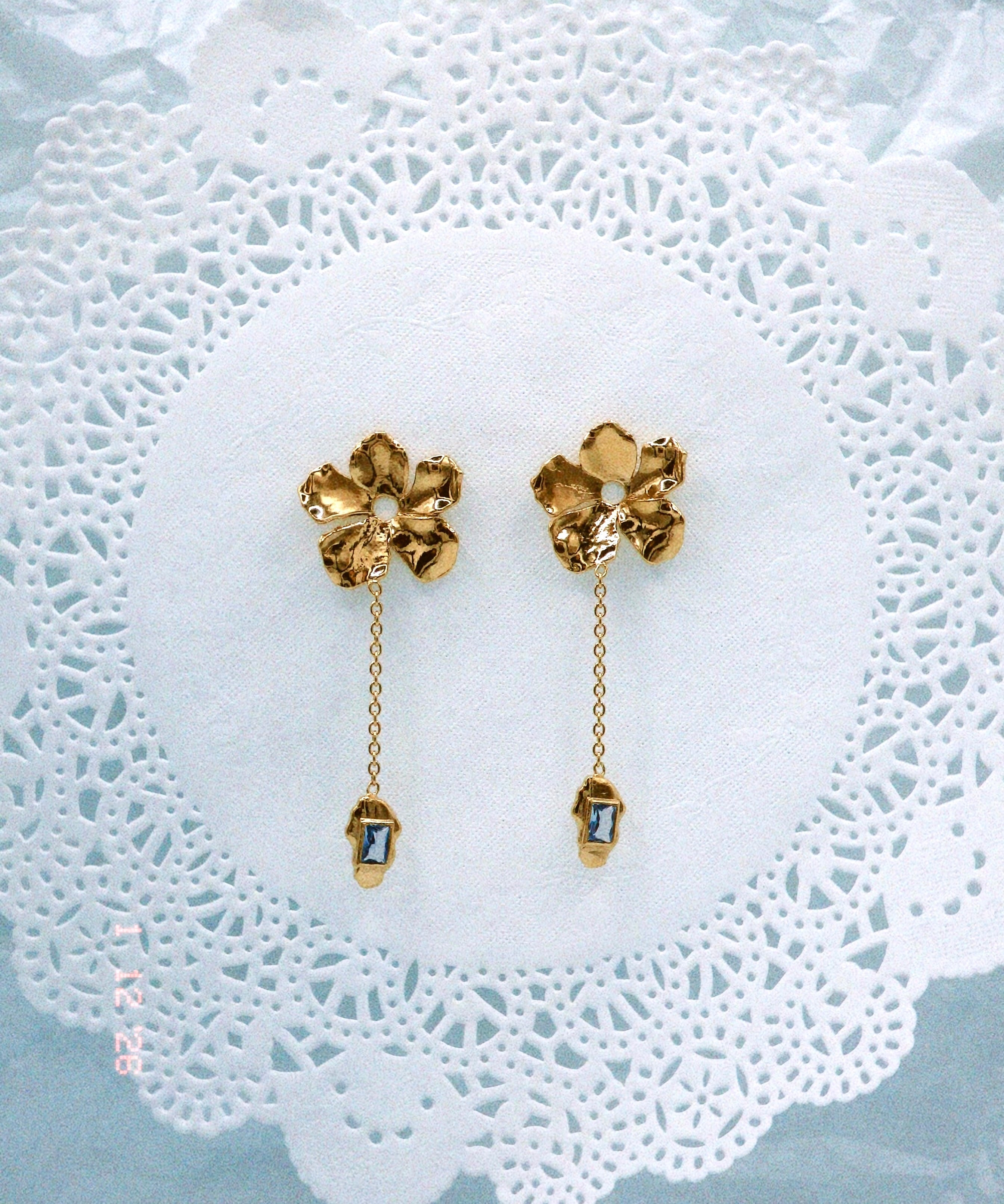 Squeeze-Jewellery-Forget-Me-Not Earrings-Statement-Oversized-Flower-Drop-Blue-Gemstone-chain-earrings-aquamarine-topaz