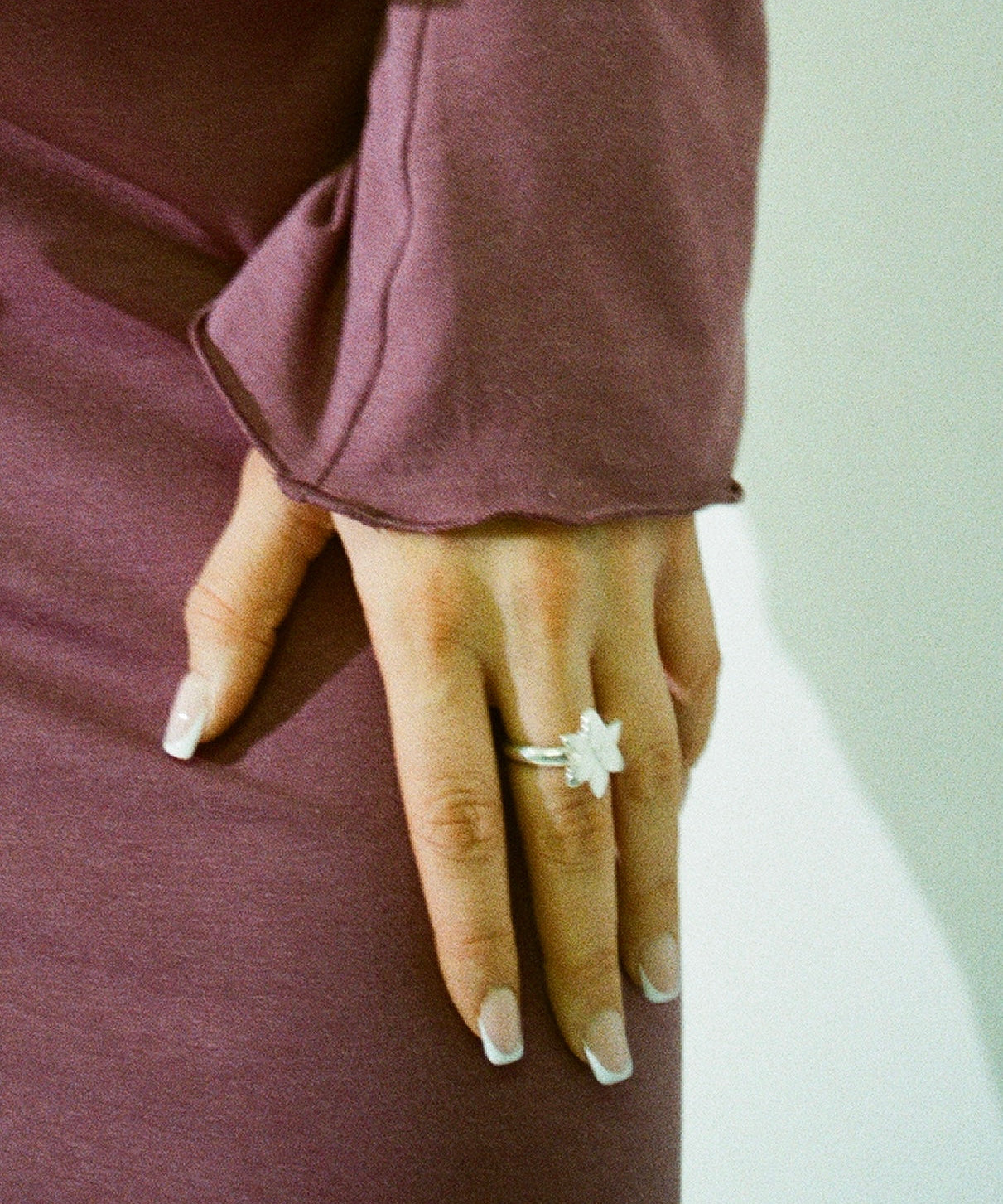 Squeeze-Jewellery-Stargazer-Flower-Ring-Gold-Silver-Sky-Blue-Vanilla-Cream-Oriental-Lily-Statement-Cocktail-Ring-Cute-Jewellery