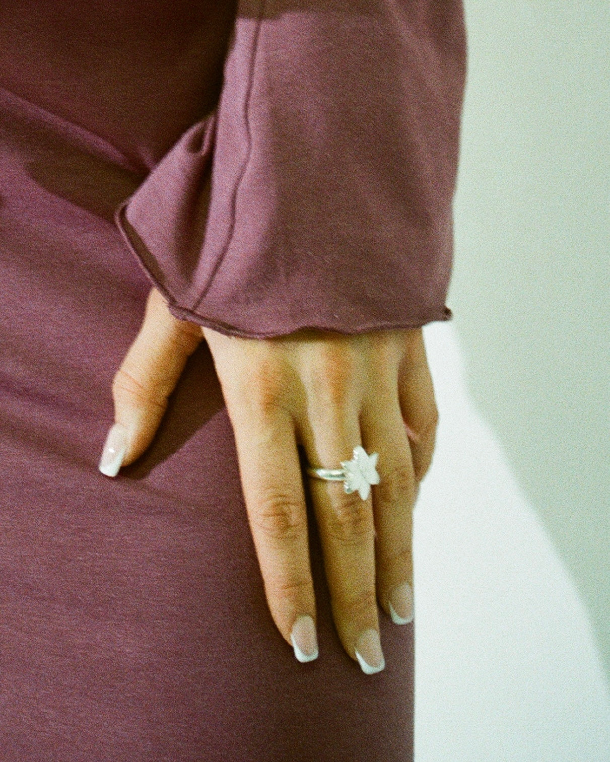 Squeeze-Jewellery-Stargazer-Flower-Ring-Gold-Silver-Sky-Blue-Vanilla-Cream-Oriental-Lily-Statement-Cocktail-Ring-Cute-Jewellery