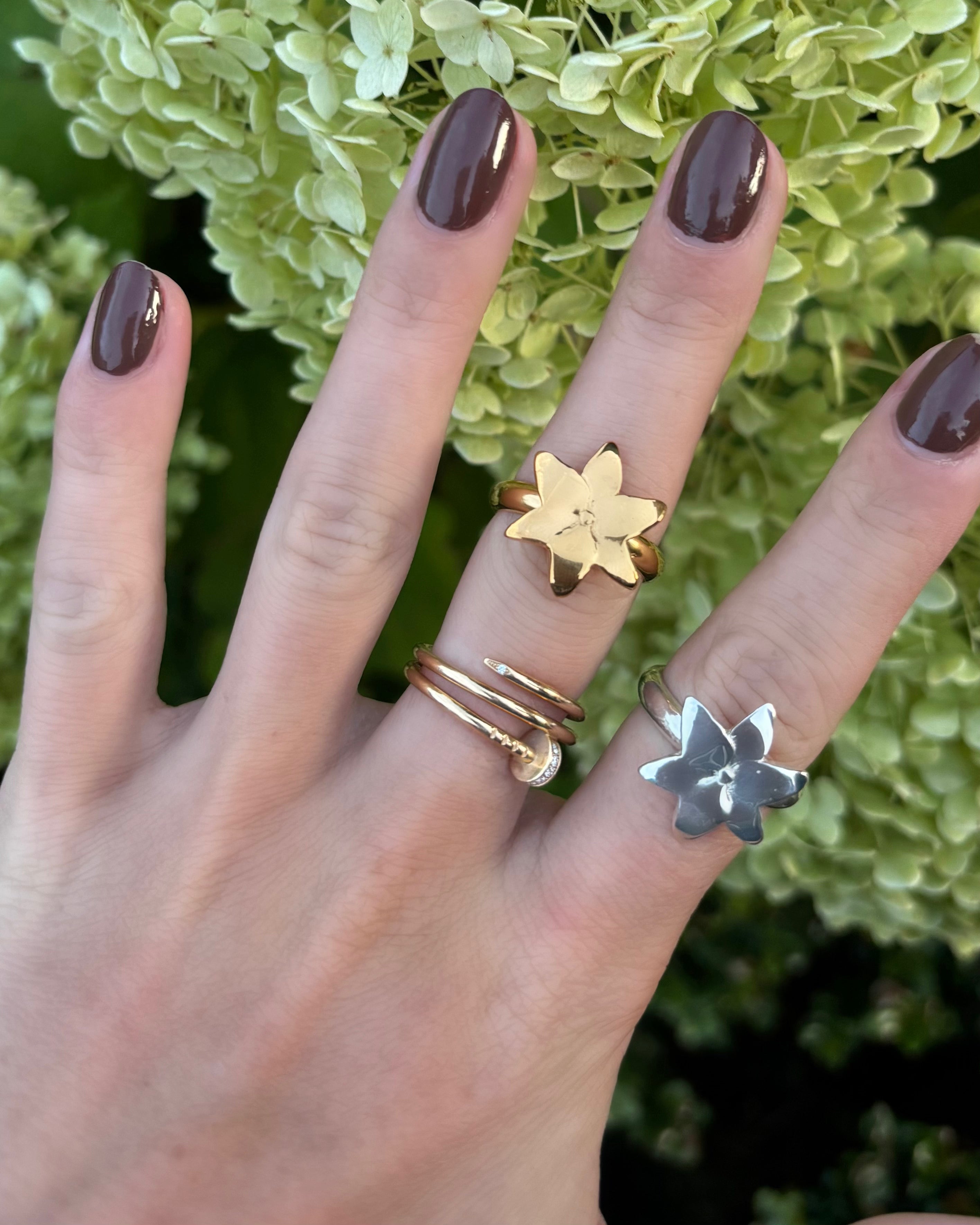 Squeeze-Jewellery-Stargazer-Flower-Ring-Gold-Silver-Sky-Blue-Vanilla-Cream-Oriental-Lily-Statement-Cocktail-Ring-Cute-Jewellery1
