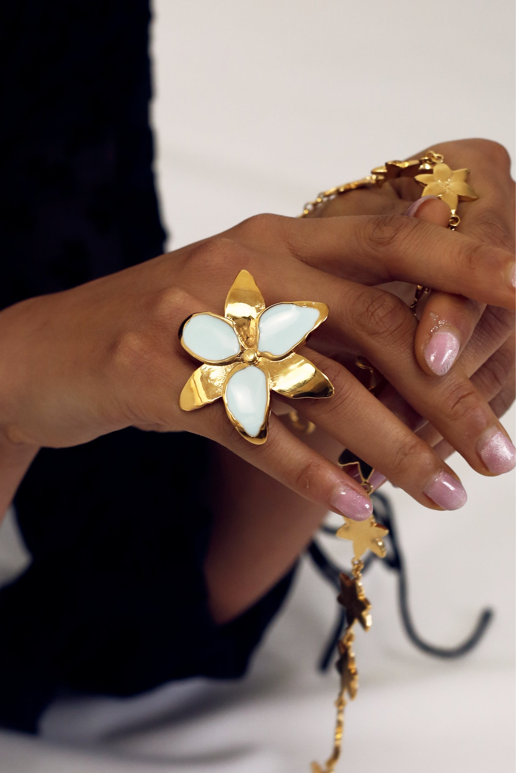 Squeeze-London-Little-Kiss-Cocktail-Flower-Ring-Gold-Vermeil-Sky-Blue-Enamel