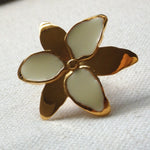 Squeeze-London-Little-Kiss-Ring-Cocktail-Statement-Flower-French-Vanilla-Cream-Gold-Vermeil