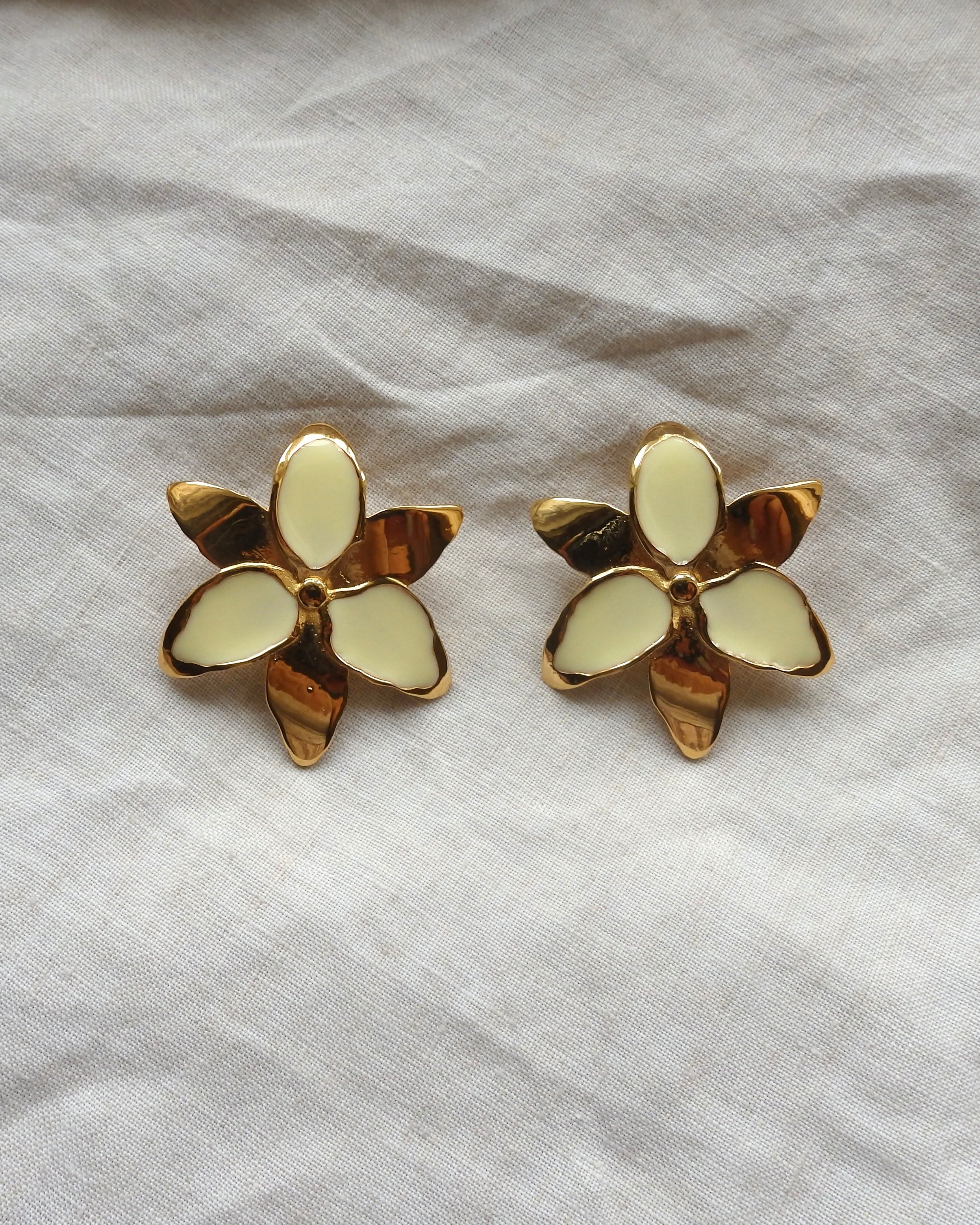 Squeeze-London-Oversized-Statement-Flower-Cocktail-Twins-Earrings-Cream-Enamel-Gold-Vermeil