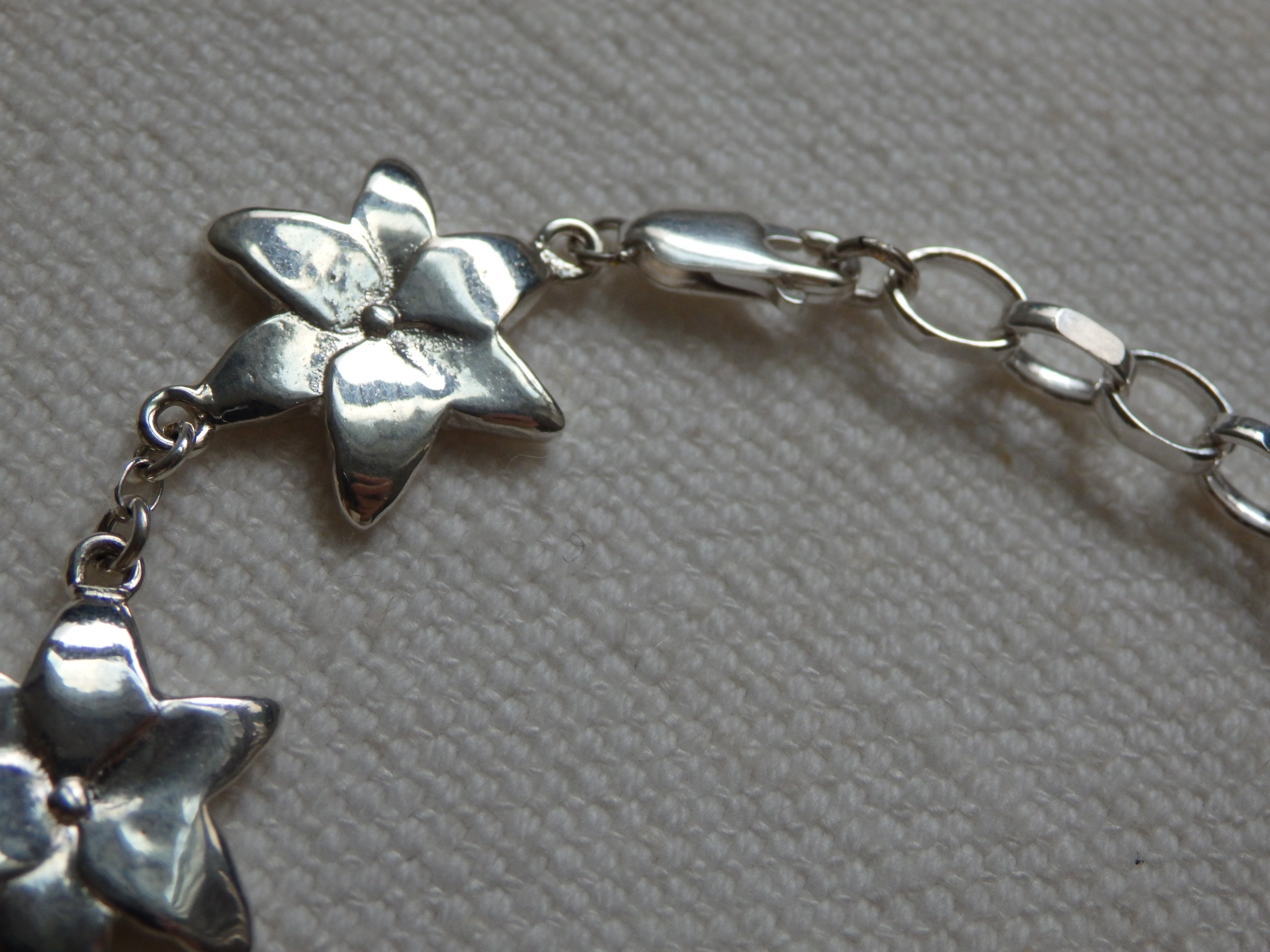 Squeeze-London-Rosella-Dream-Flower-Charm-Bracelet-Gold-Vermeil-Sterling-Silver