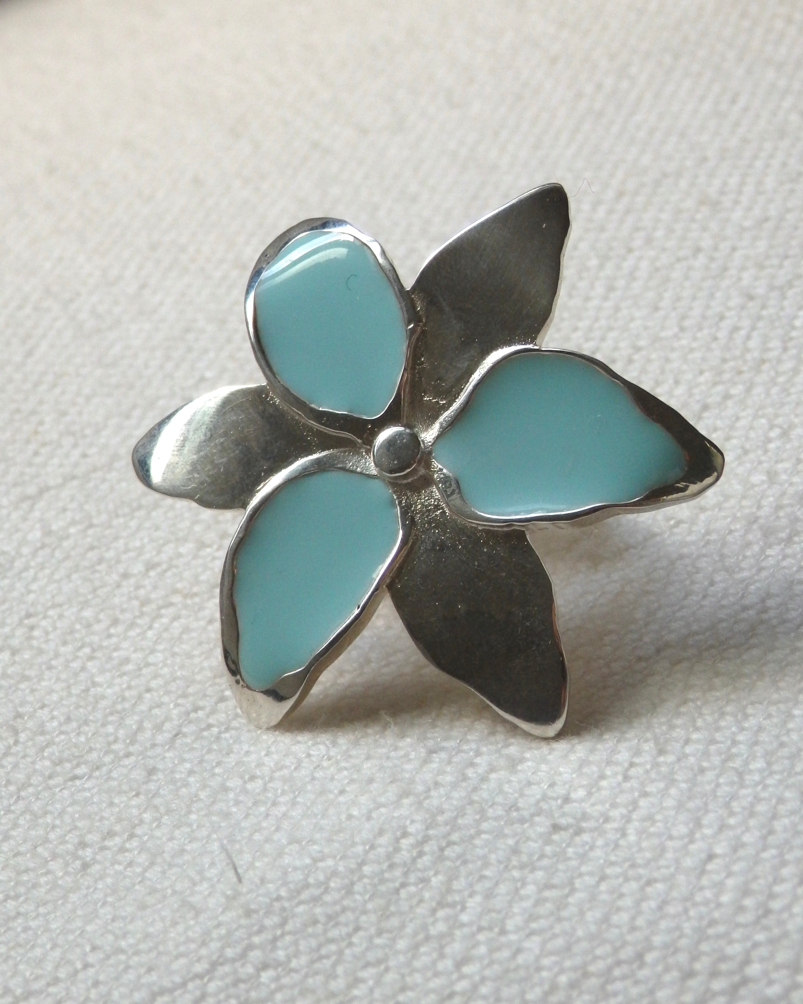 Squeeze-London-Sterling-Silver-Sky-Blue-Enamel-Oversized-Cocktail-Statement-Flower-Ring-Little-Kiss