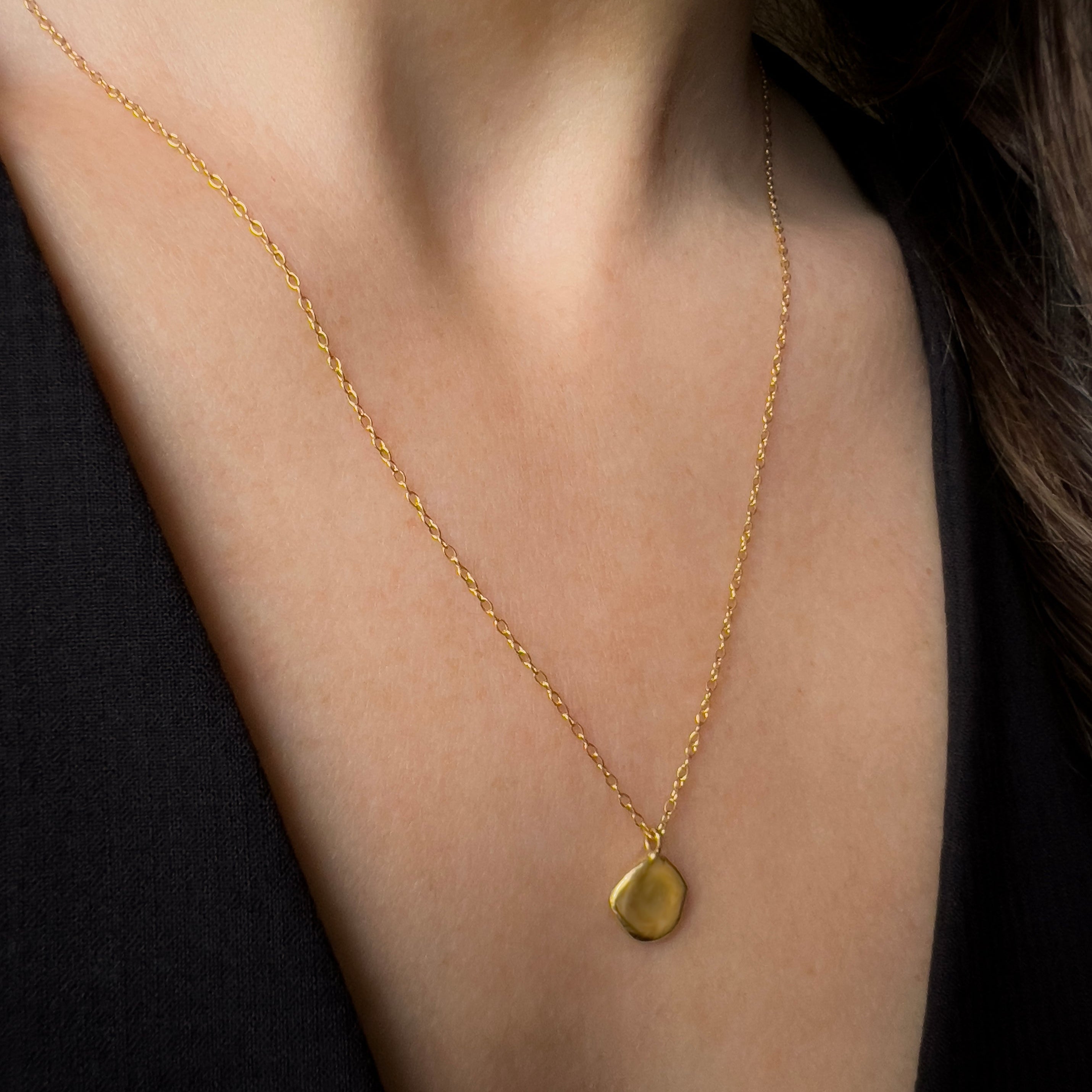 Tory-Long-Freya-Pendant-Disc-Circle-Delicate-Chain-Necklace-18ct-Gold-Vermeil