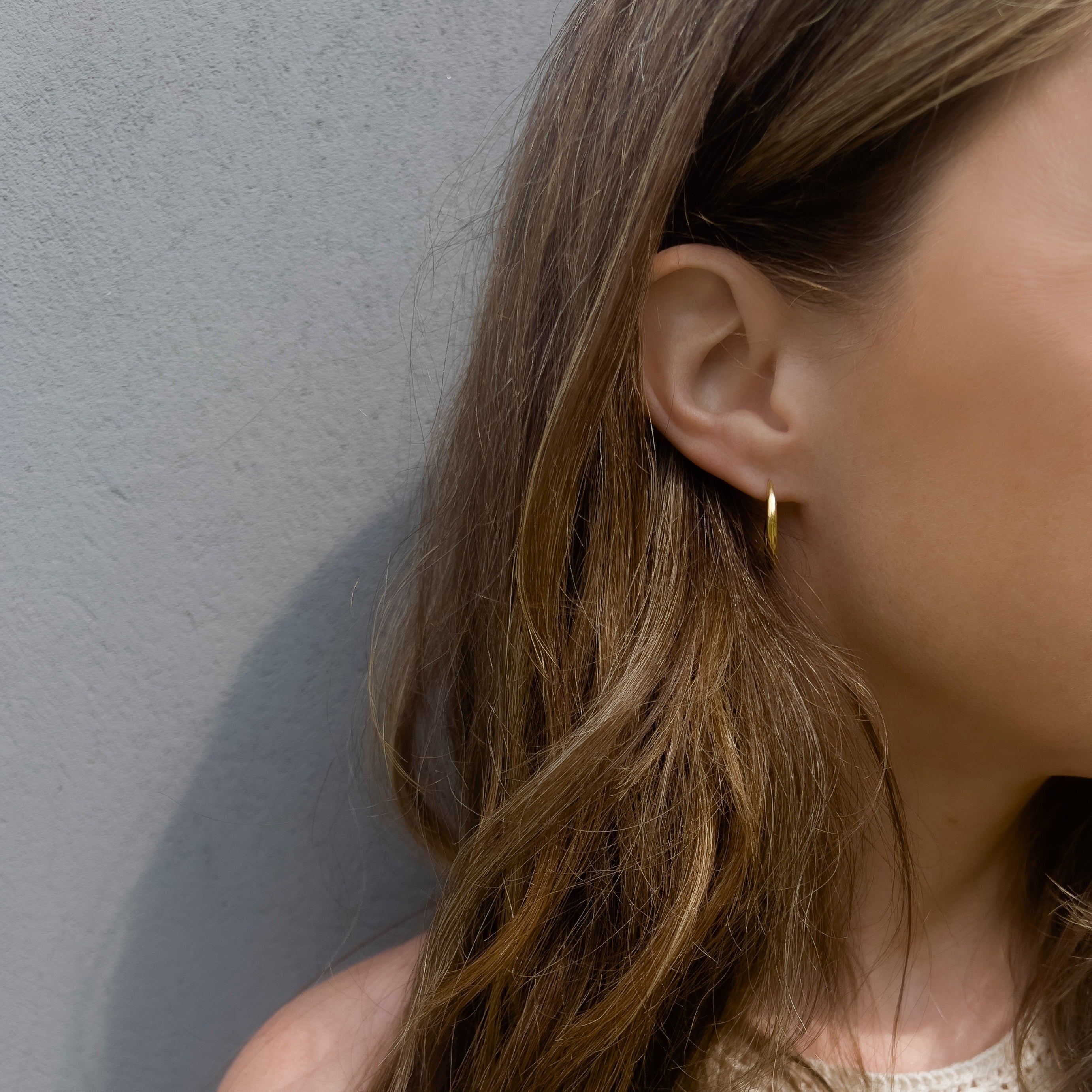 Tory-Long-Zelda-Gold-Vermeil-Curved-Oval-Spike-Hoop-Earrings