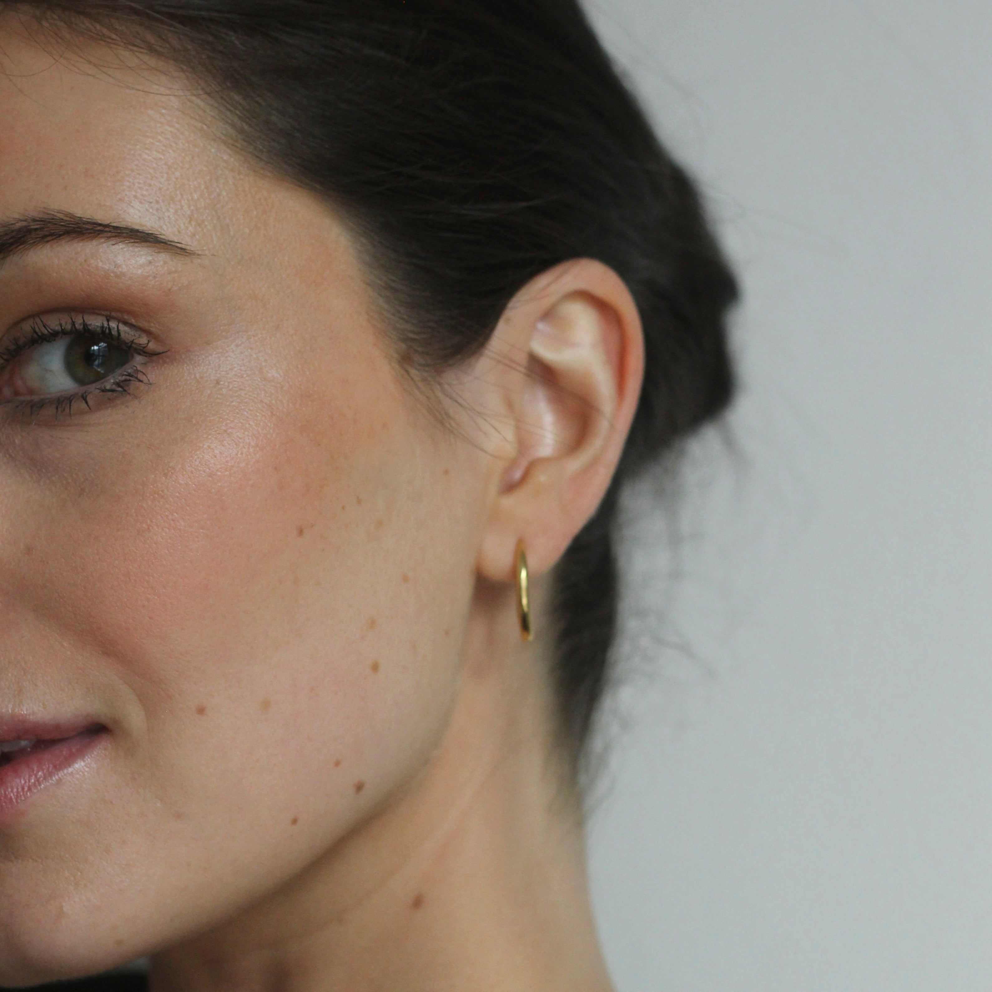 Tory-Long-Zelda-Gold-Vermeil-Curved-Oval-Spike-Hoop-Earrings