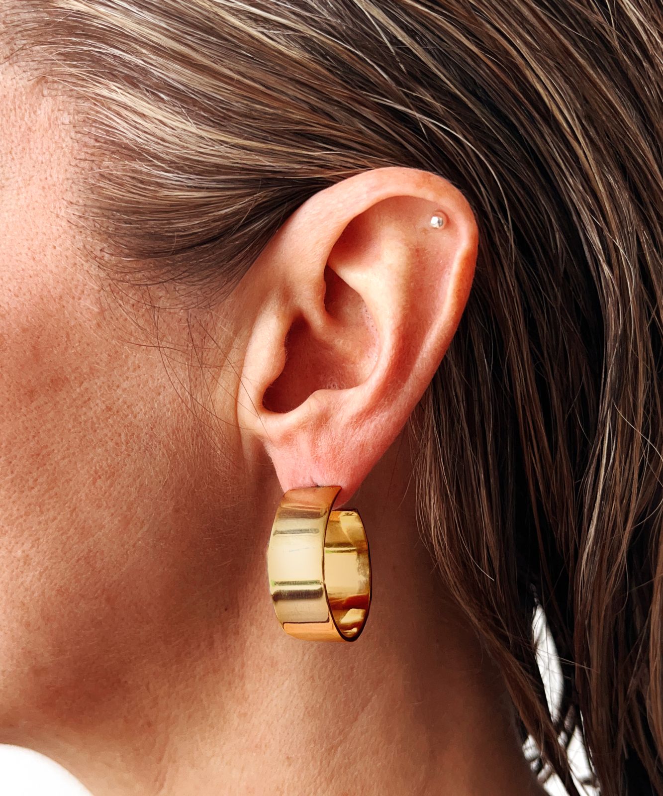 Uniform-Jewellery-Dee-Oversized-Statement-Gold Hoops-Chunky-Sleek-Hoop-Earrings-Vermeil