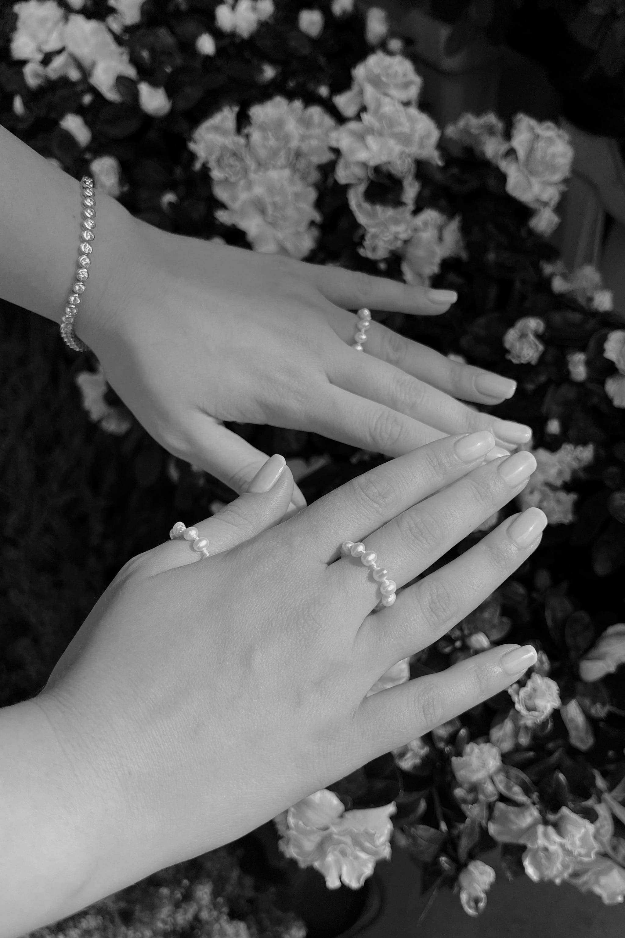 Feggeri-Aphrodite-freshwater-Pearl-beaded-Ring-white-bead