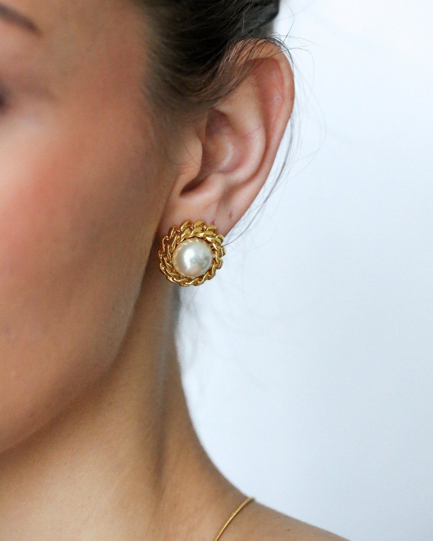 Arabella Pearl Clip On Studs - Golden