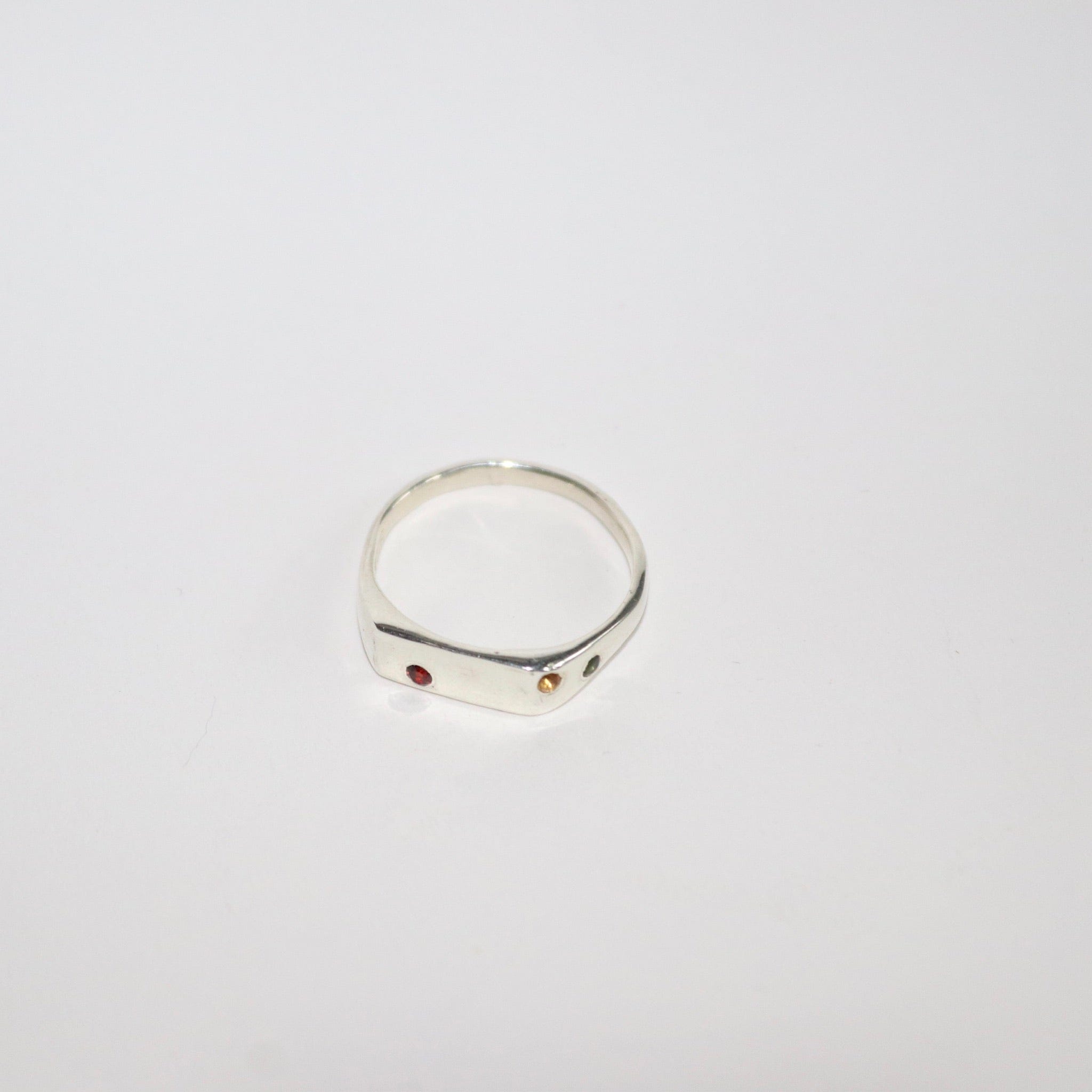 Blume-Jewellery-Autumn-Scattered-Signet-Ring-Sterl;ing Silver-Garnet-Citrine-Green-Tourmaline-gemstone-pinky-cool-handmade-uk-jewellery-colourful