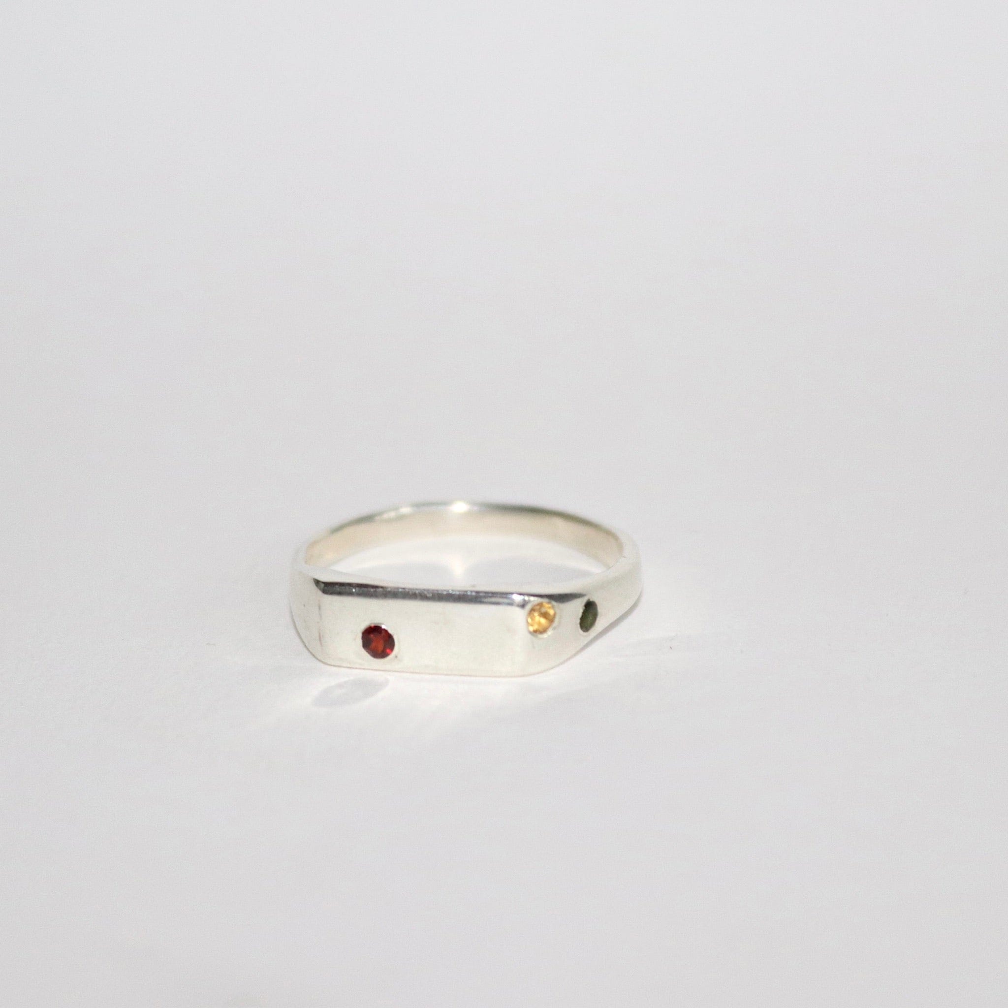 Blume-Jewellery-Autumn-Scattered-Signet-Ring-Sterl;ing Silver-Garnet-Citrine-Green-Tourmaline-gemstone-pinky-cool-handmade-uk-jewellery-colourful