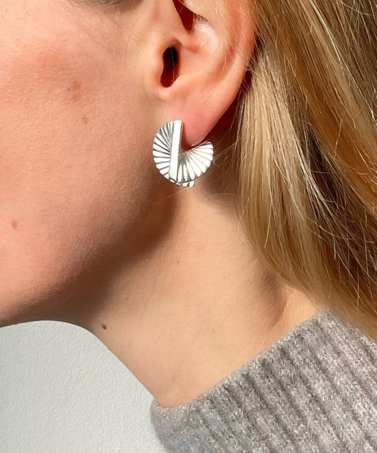 Ruddock-Baby-Fan-Mini-Sculptural-Curve-Spiral-Statement-Earrings-Studs-Sterling-Silver-Gold-Plated-18-Carat-ct