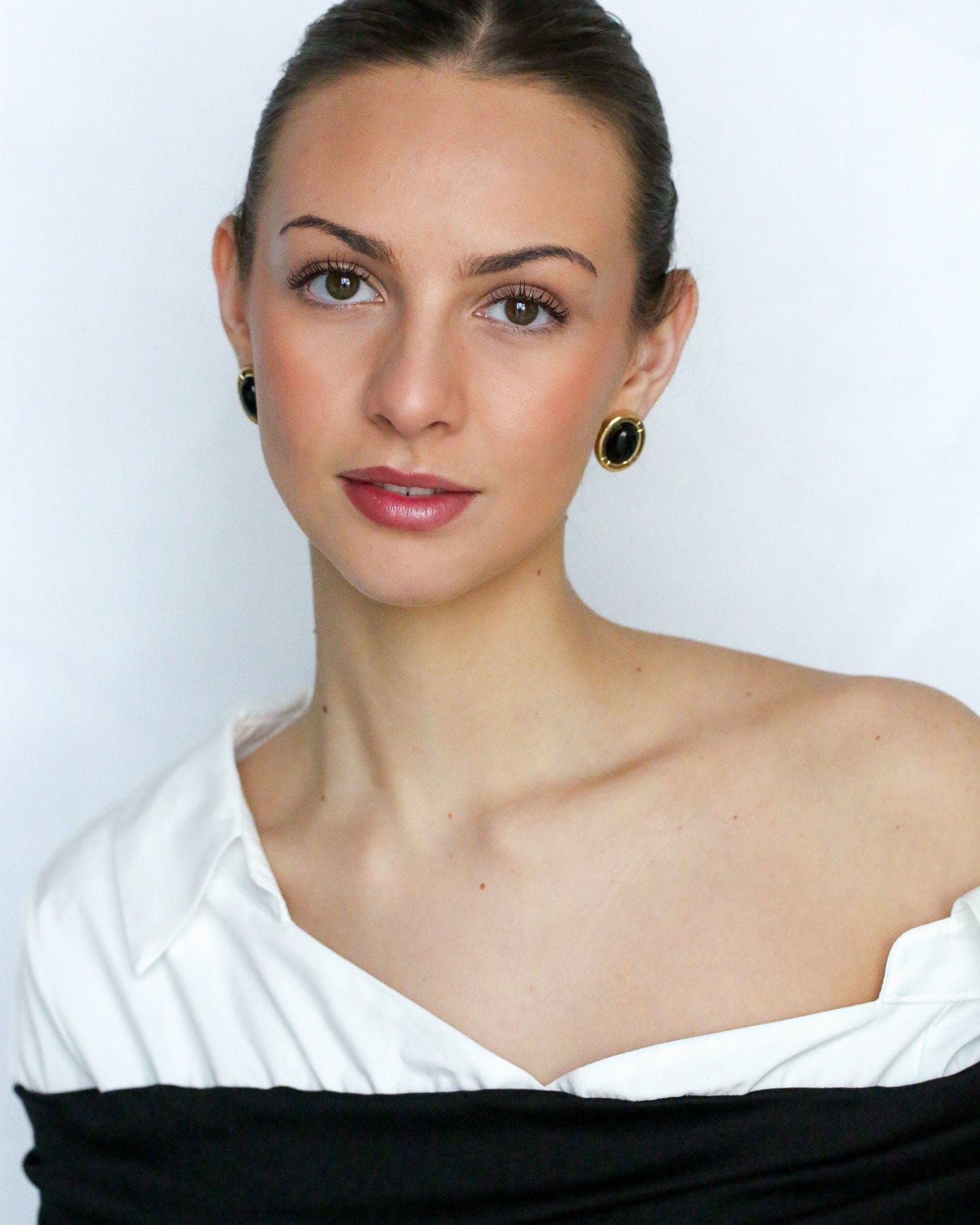 Camille Studs Black - Golden