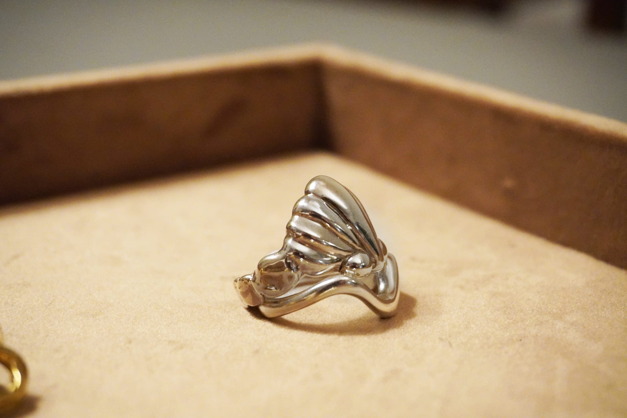 Tilly-Sudsbury-Clam-Shell-Ring-Chunky-Jewellery-Statement-Rings-Unique-Sterling-Silver-Gold-Vermeil-Coastal-Mediterrean-Cocktail-Holiday-Jewellery