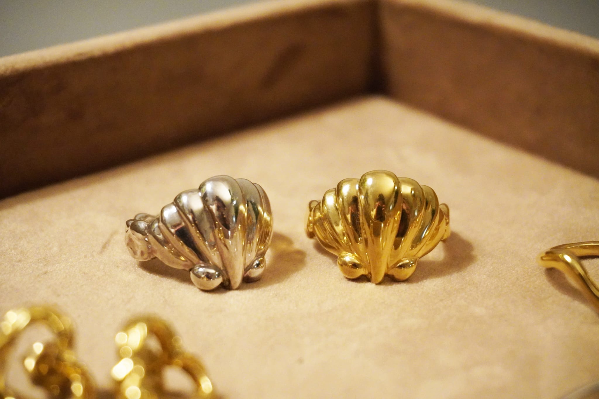 Tilly-Sudsbury-Clam-Shell-Ring-Chunky-Jewellery-Statement-Rings-Unique-Sterling-Silver-Gold-Vermeil-Coastal-Mediterrean-Cocktail-Holiday-Jewellery