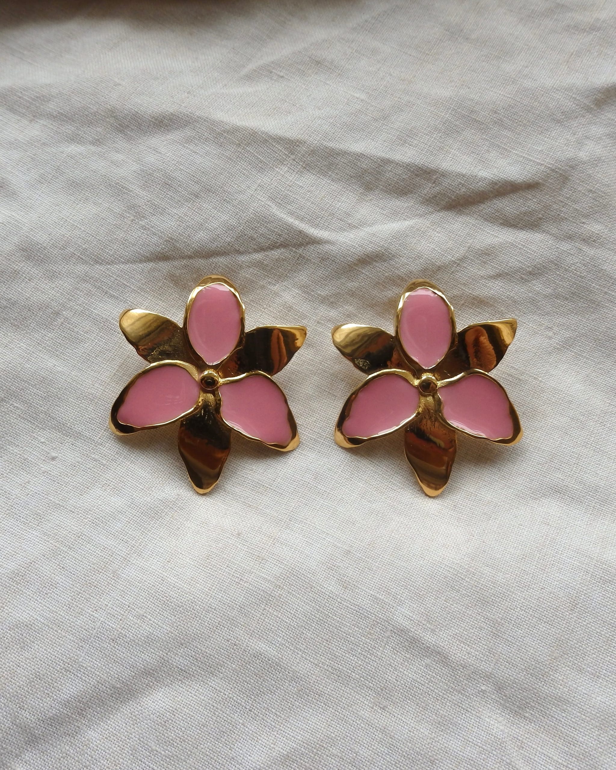 Squeeze-London-Pink-Gold-Enamel-Oversized-Statement-Flower-Lily-Earrings-Cocktail-Twins